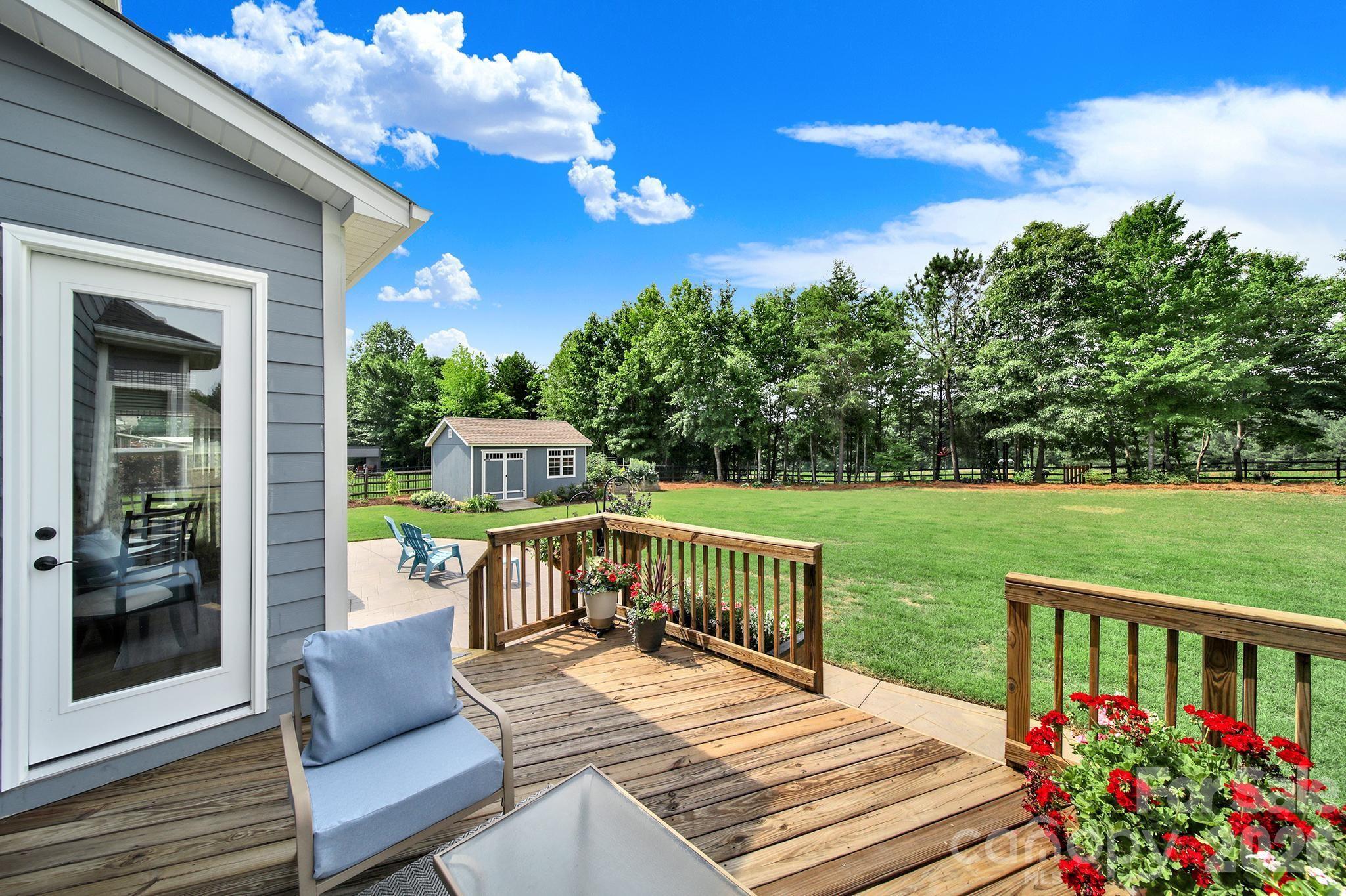 6390 Willow Farm Drive — Denver