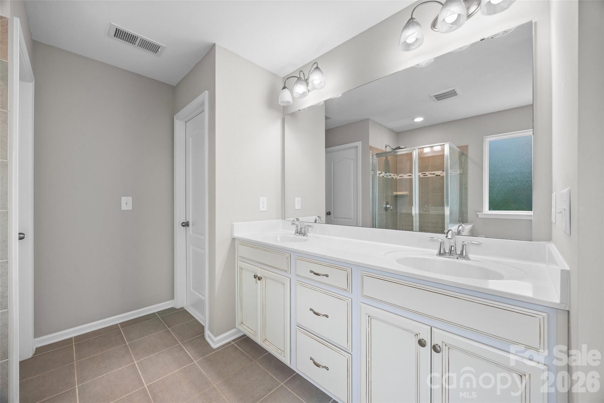 1016 Currituck Way — York