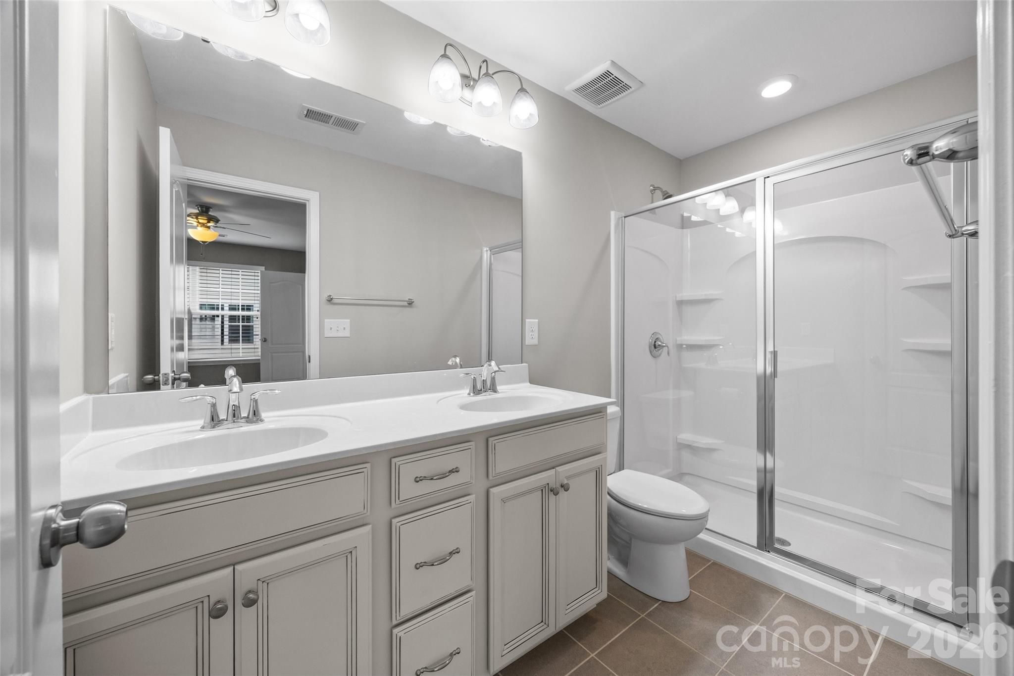 1016 Currituck Way — York