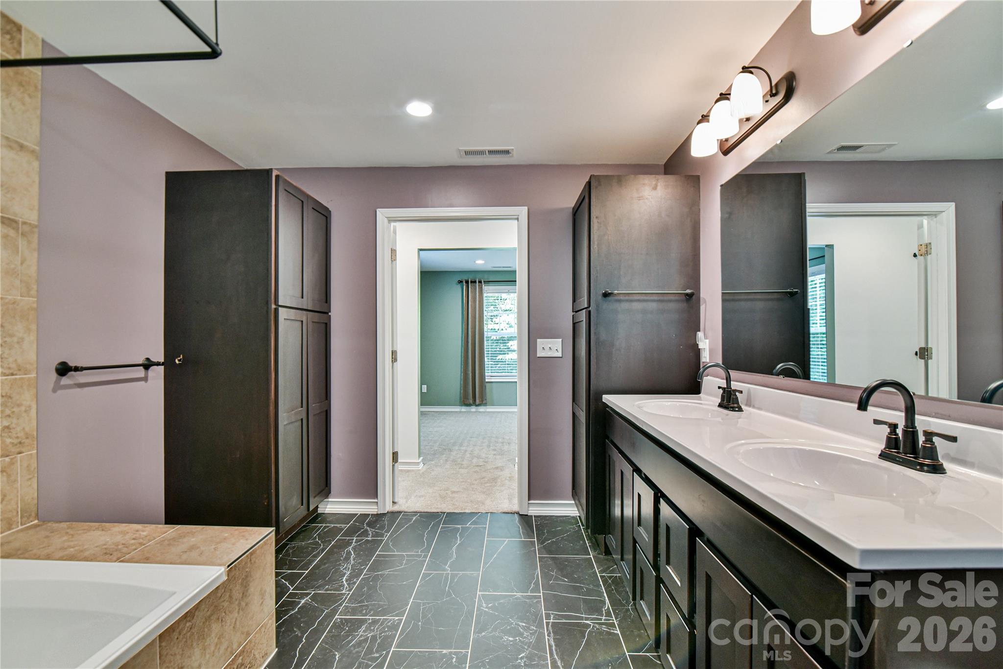 115 Wicklow Drive — Asheville