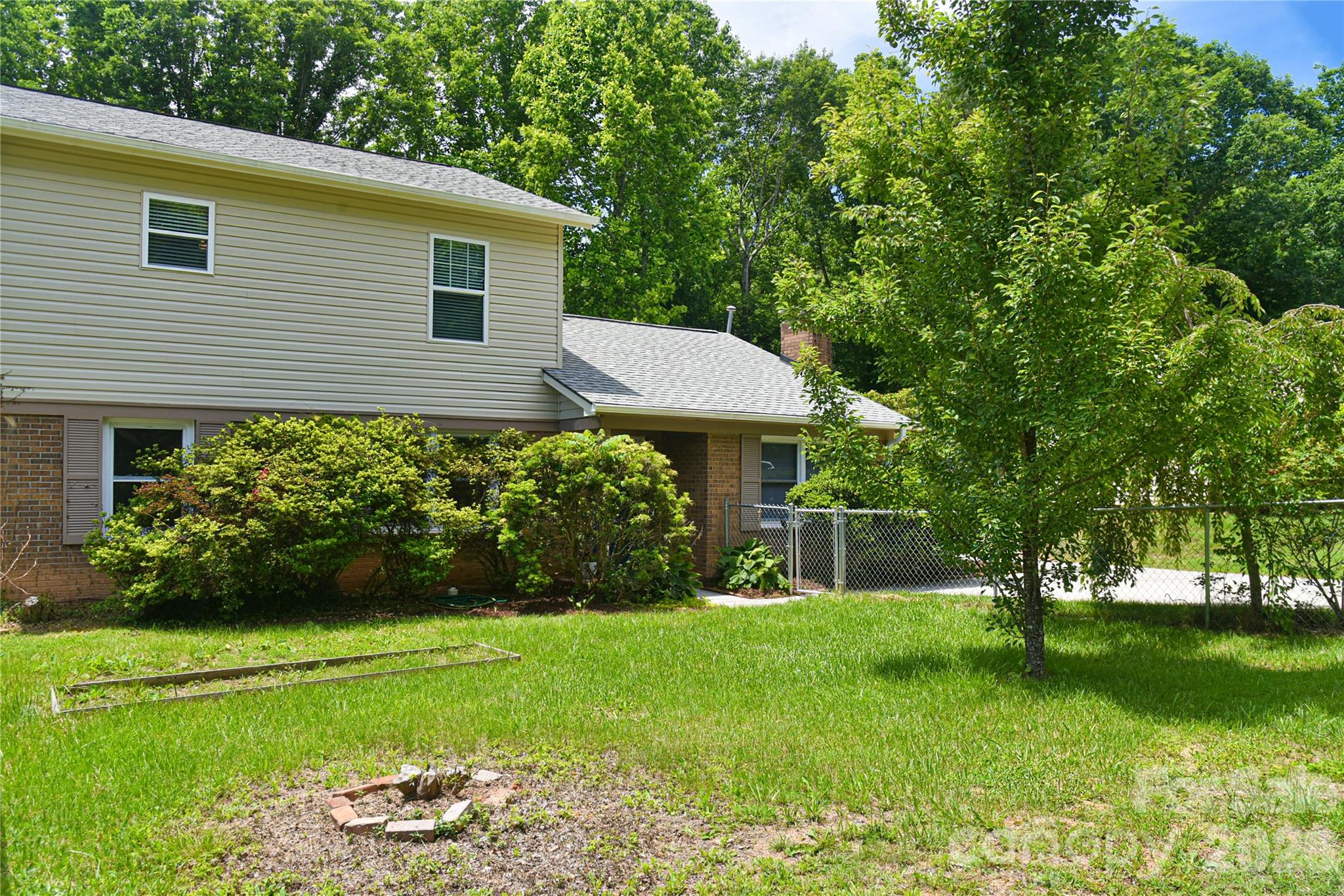 115 Wicklow Drive — Asheville