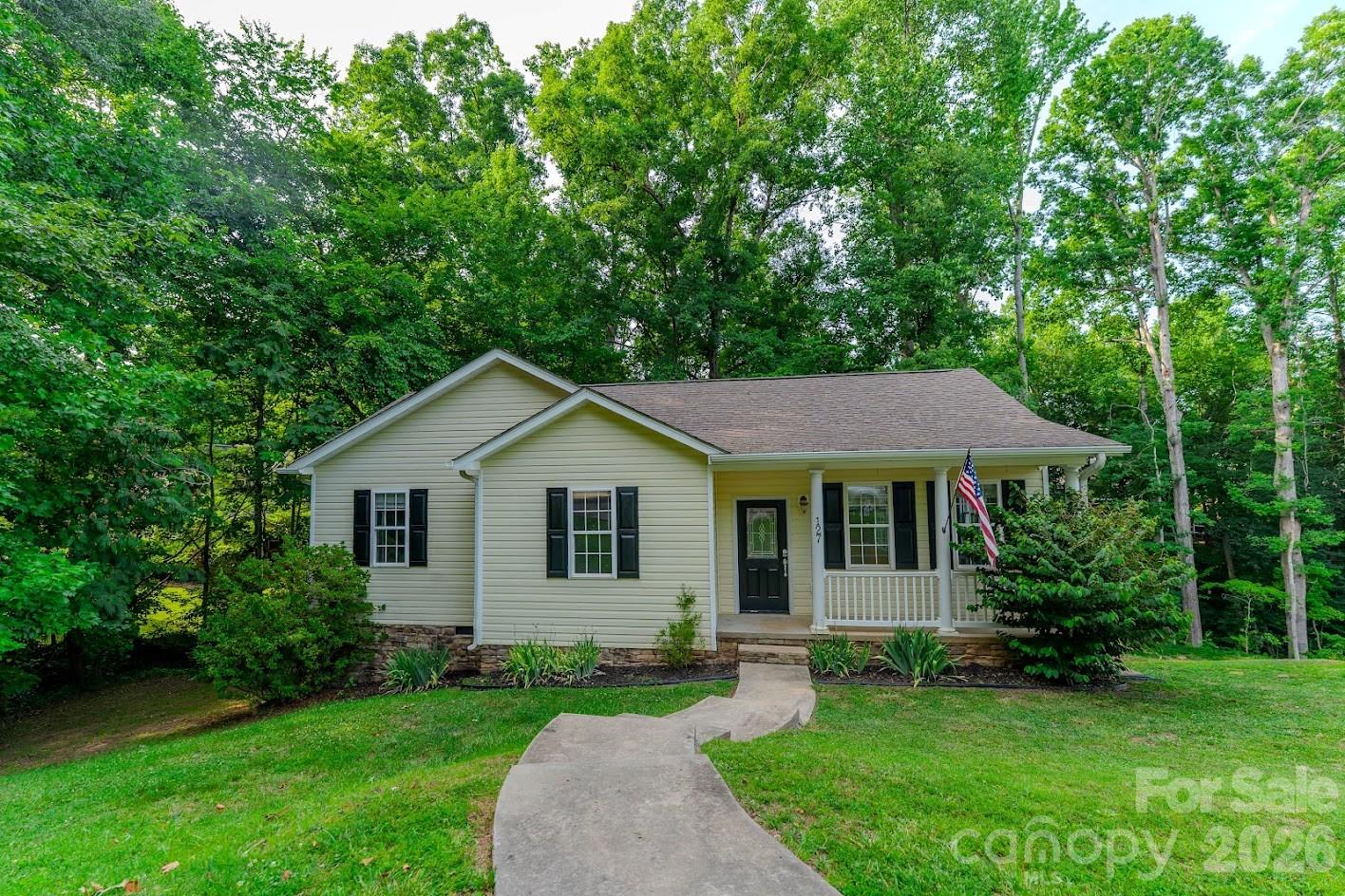 127 Wood Acre Drive — Mooresville