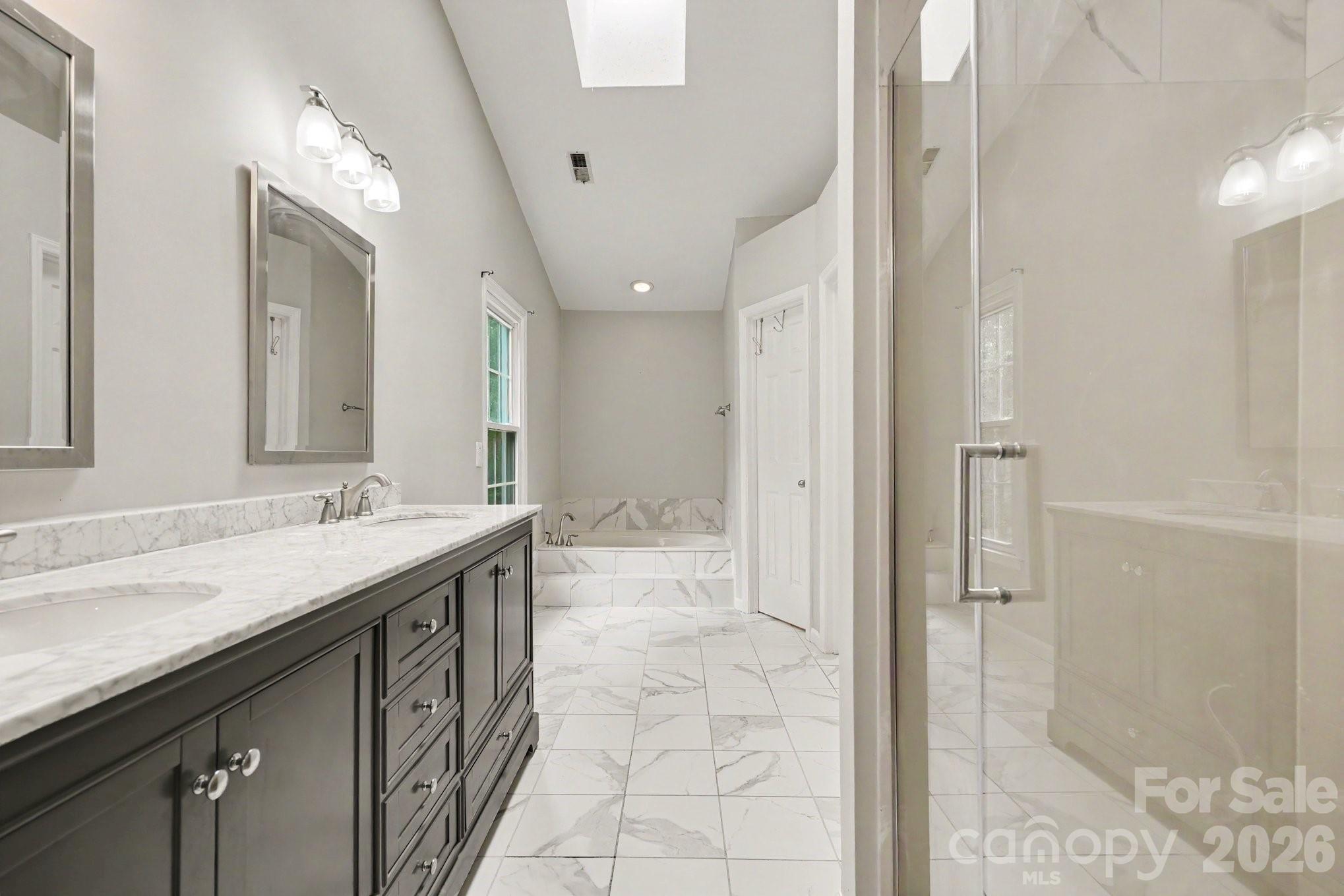 7104 Kinsmore Lane — Charlotte