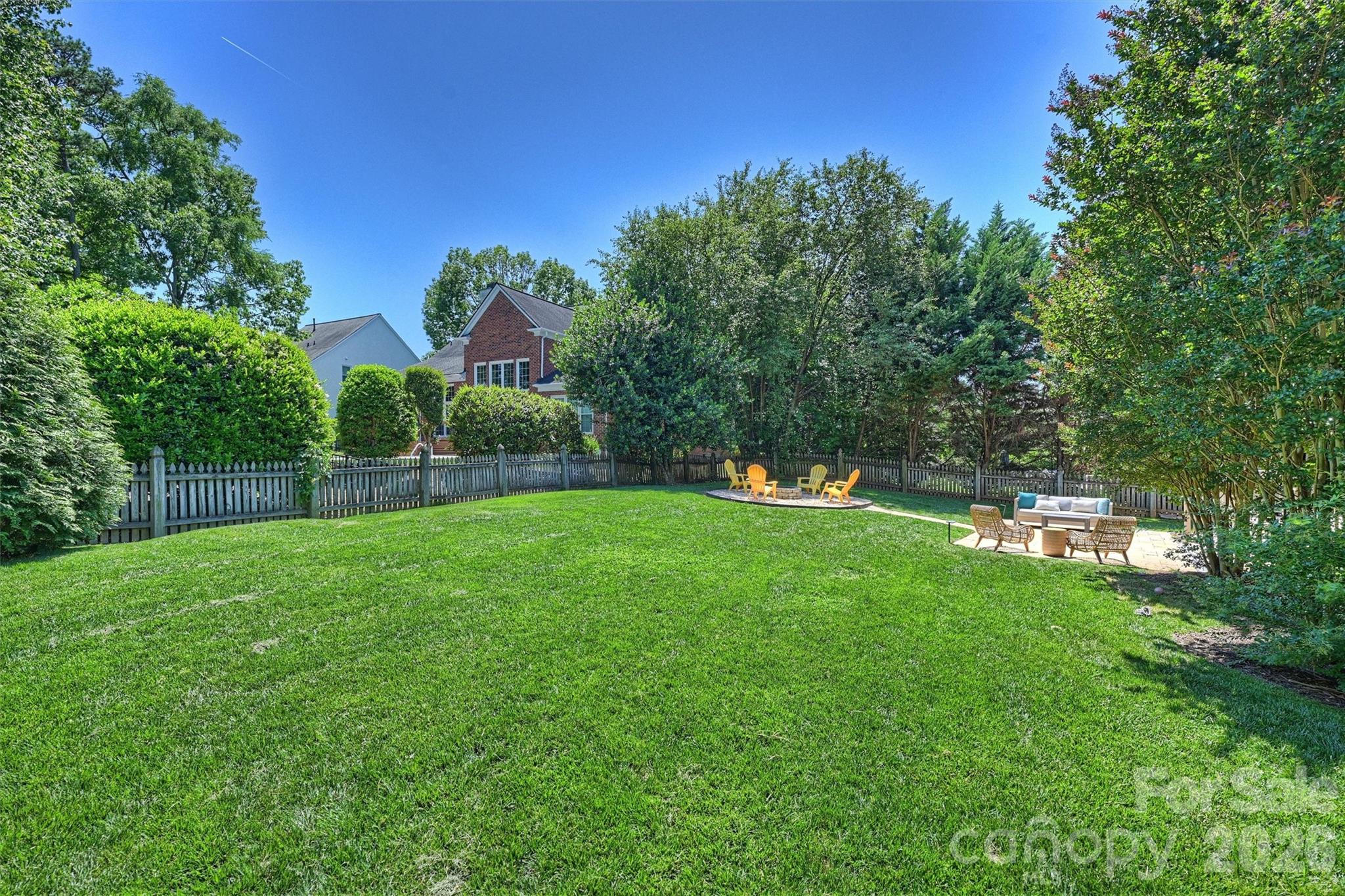 5319 Piper Glen Drive — Charlotte
