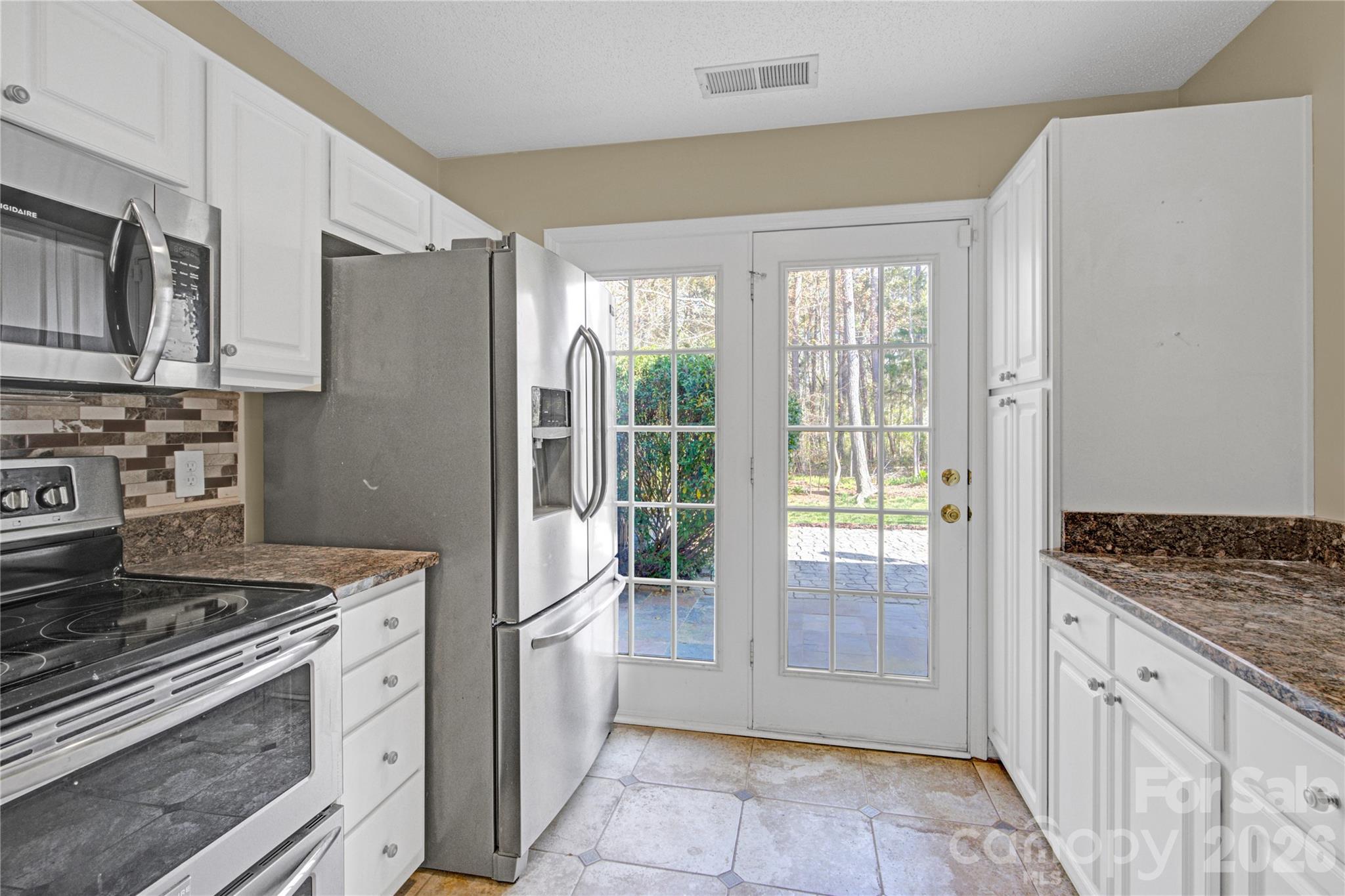 8772 Robinson Forest Drive — Charlotte