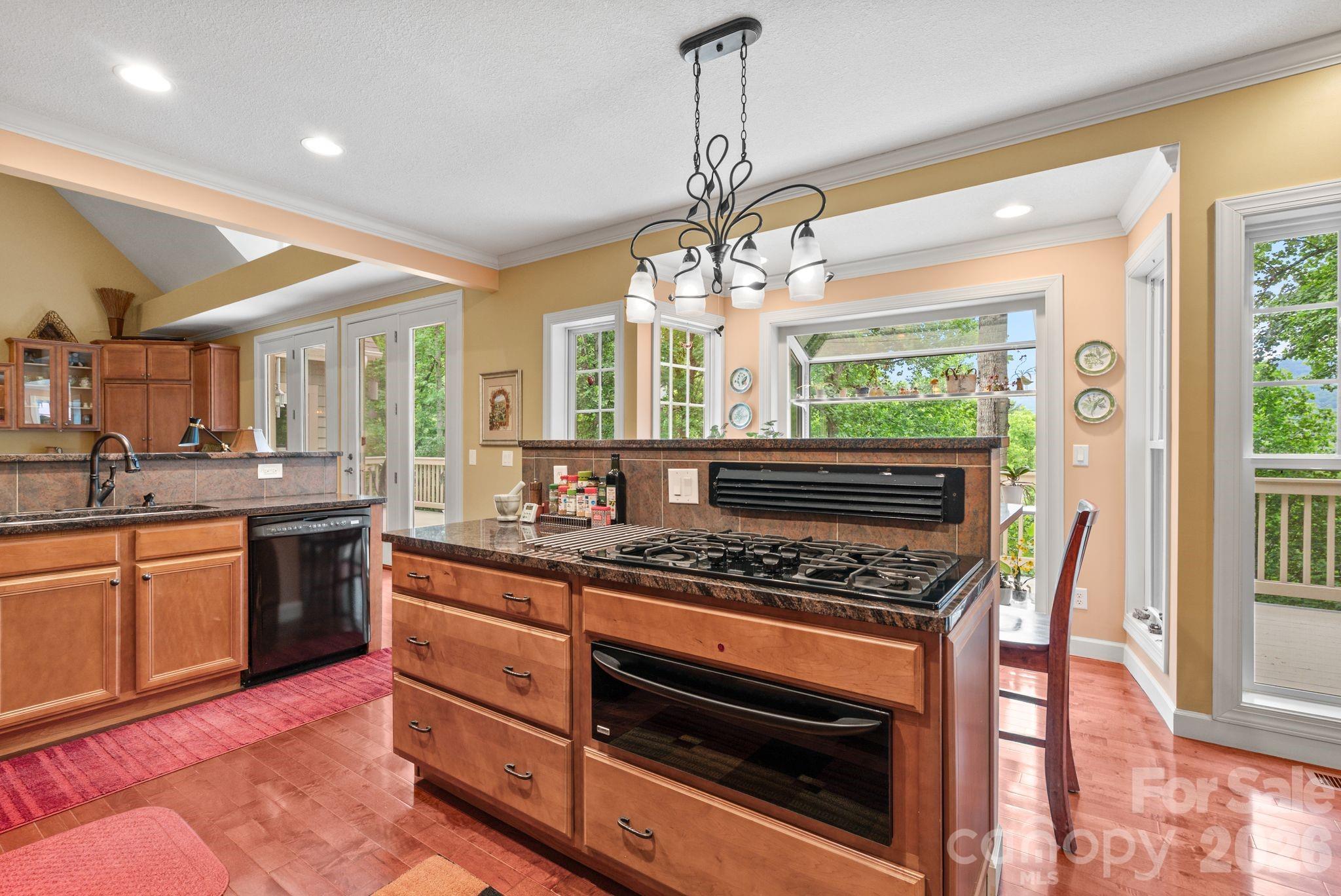 522 Silver Hawk Lane — Weaverville