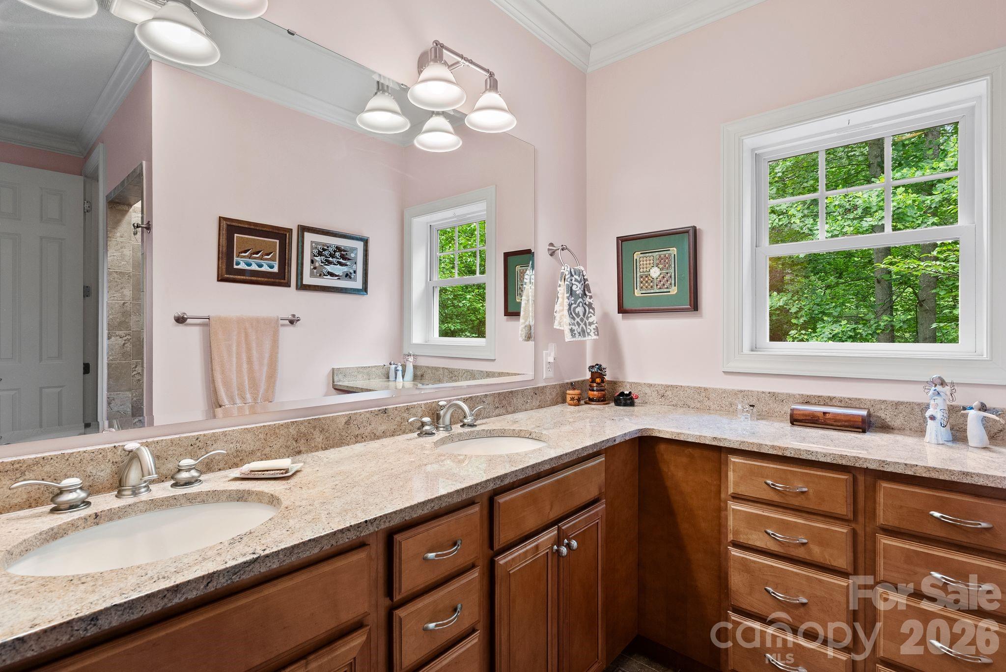 522 Silver Hawk Lane — Weaverville