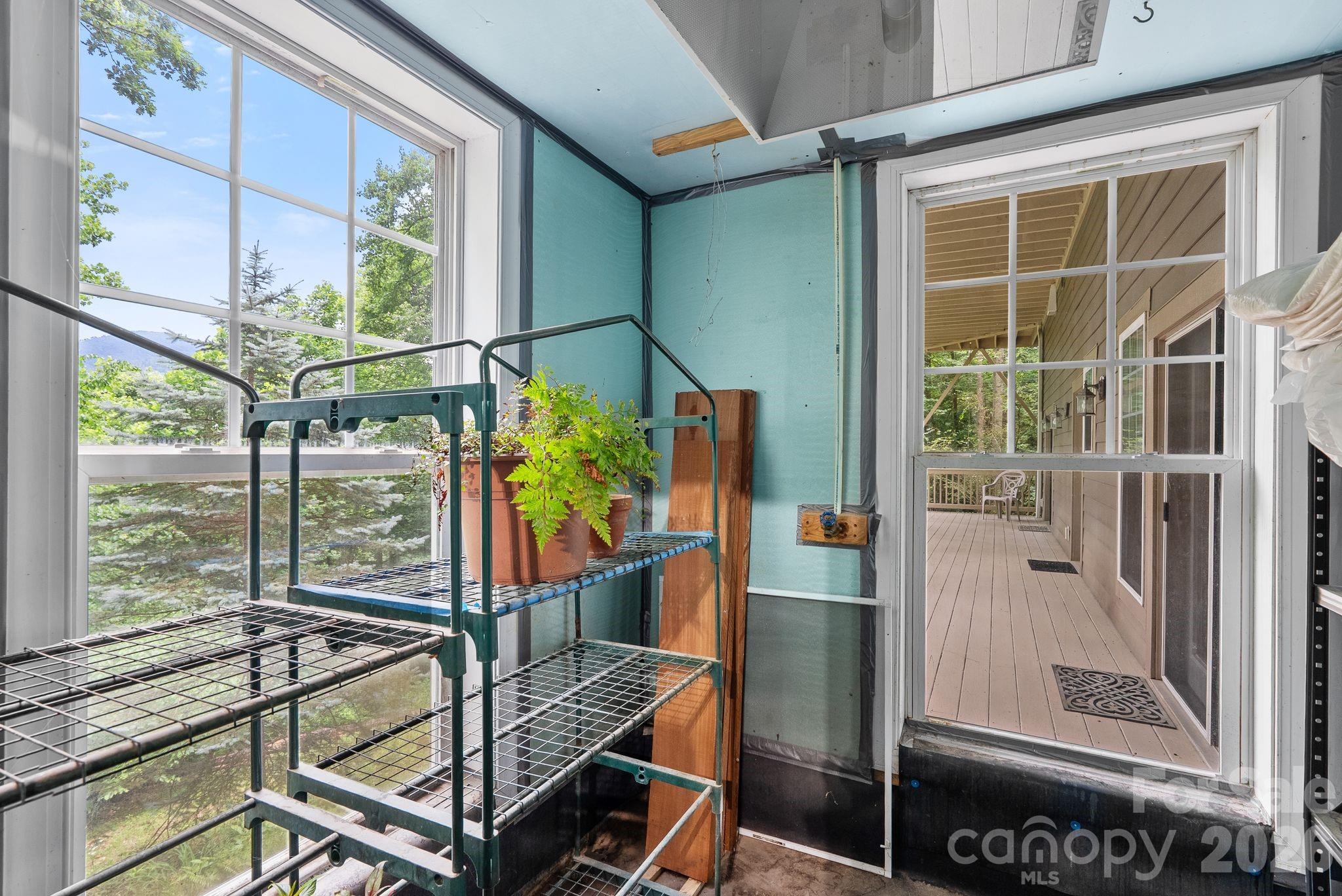 522 Silver Hawk Lane — Weaverville