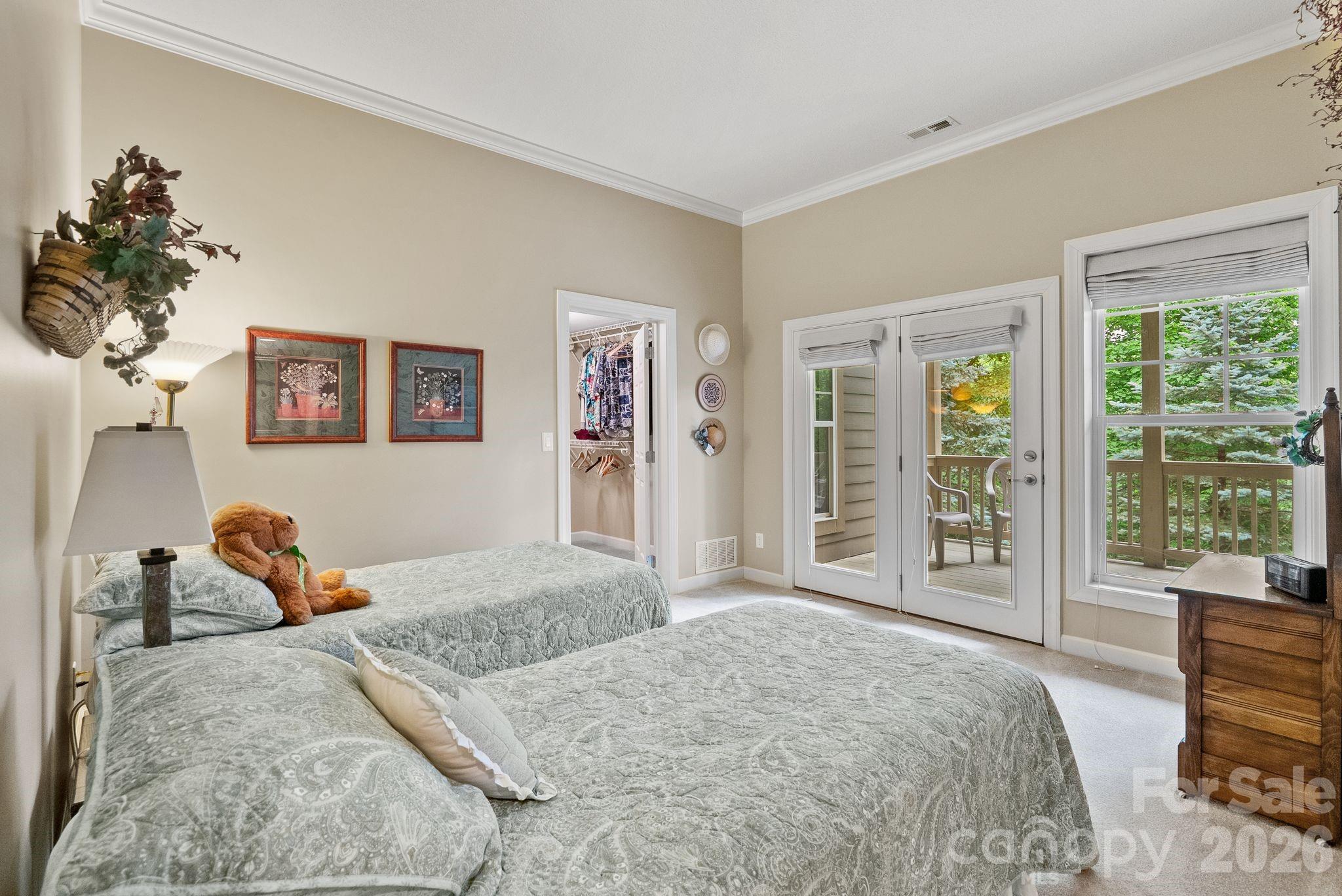 522 Silver Hawk Lane — Weaverville