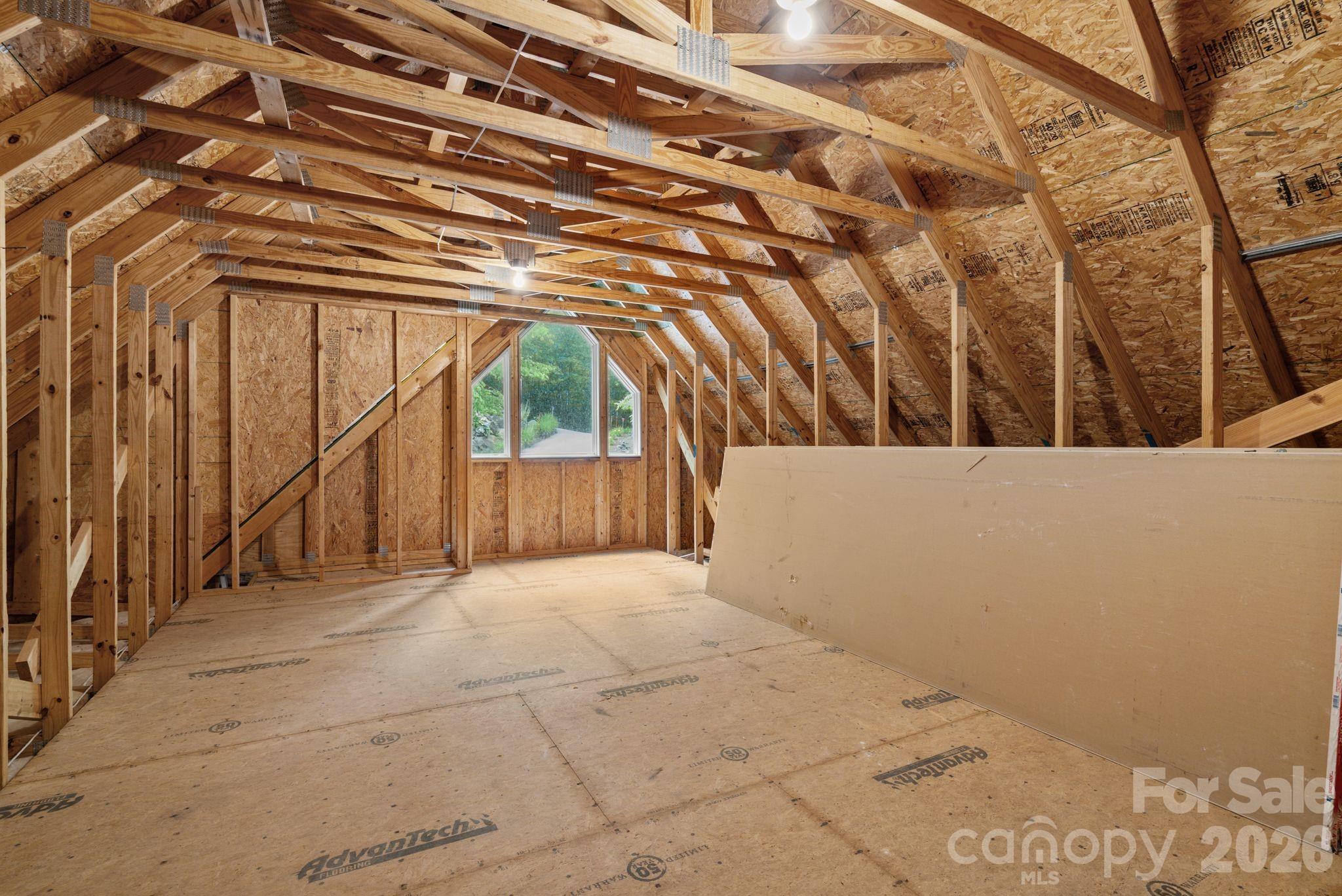 522 Silver Hawk Lane — Weaverville