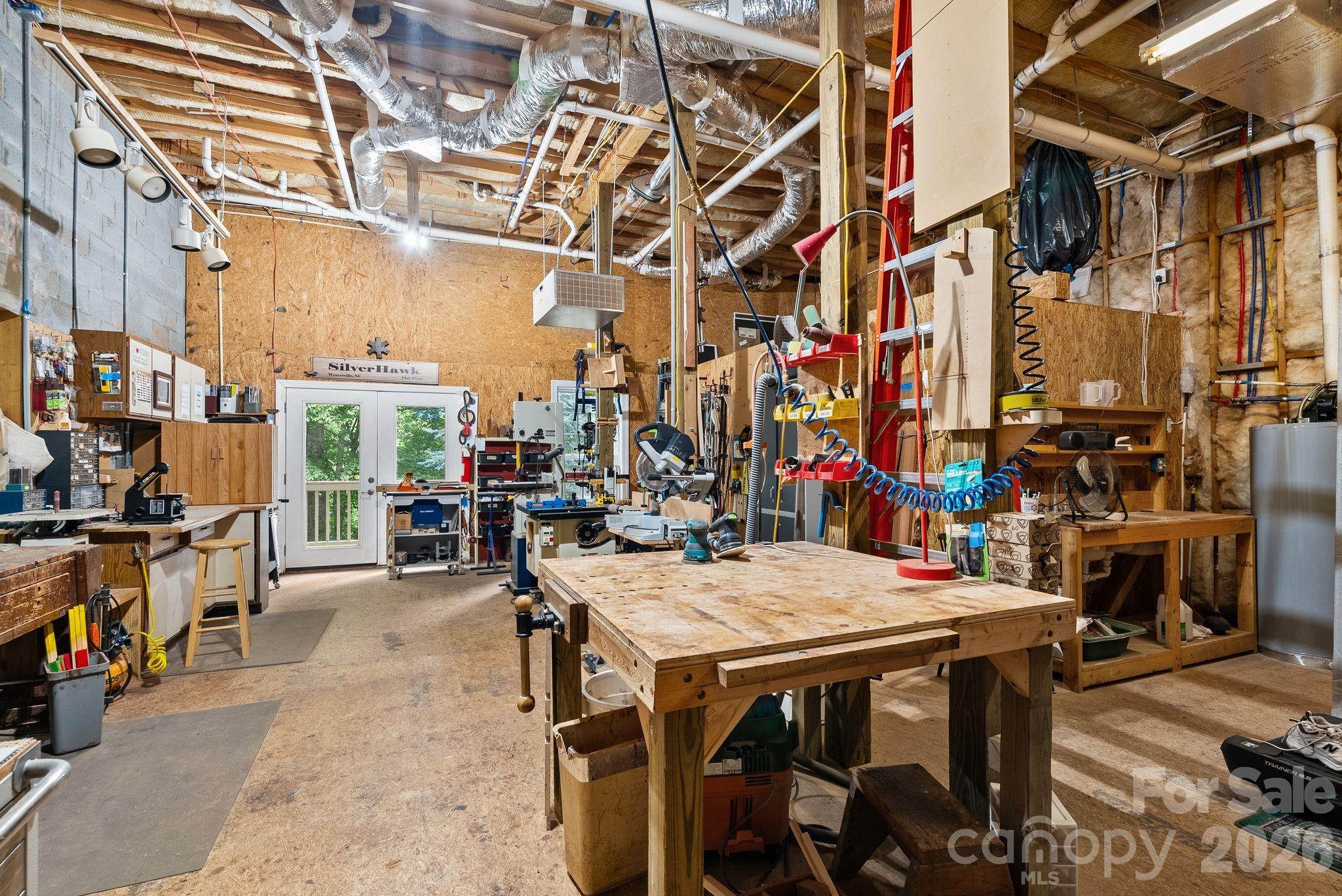 522 Silver Hawk Lane — Weaverville