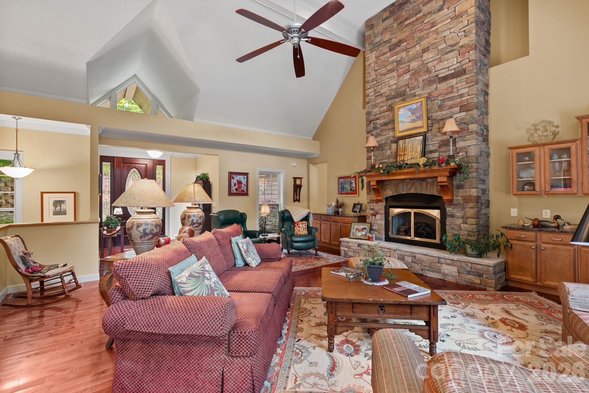 522 Silver Hawk Lane — Weaverville
