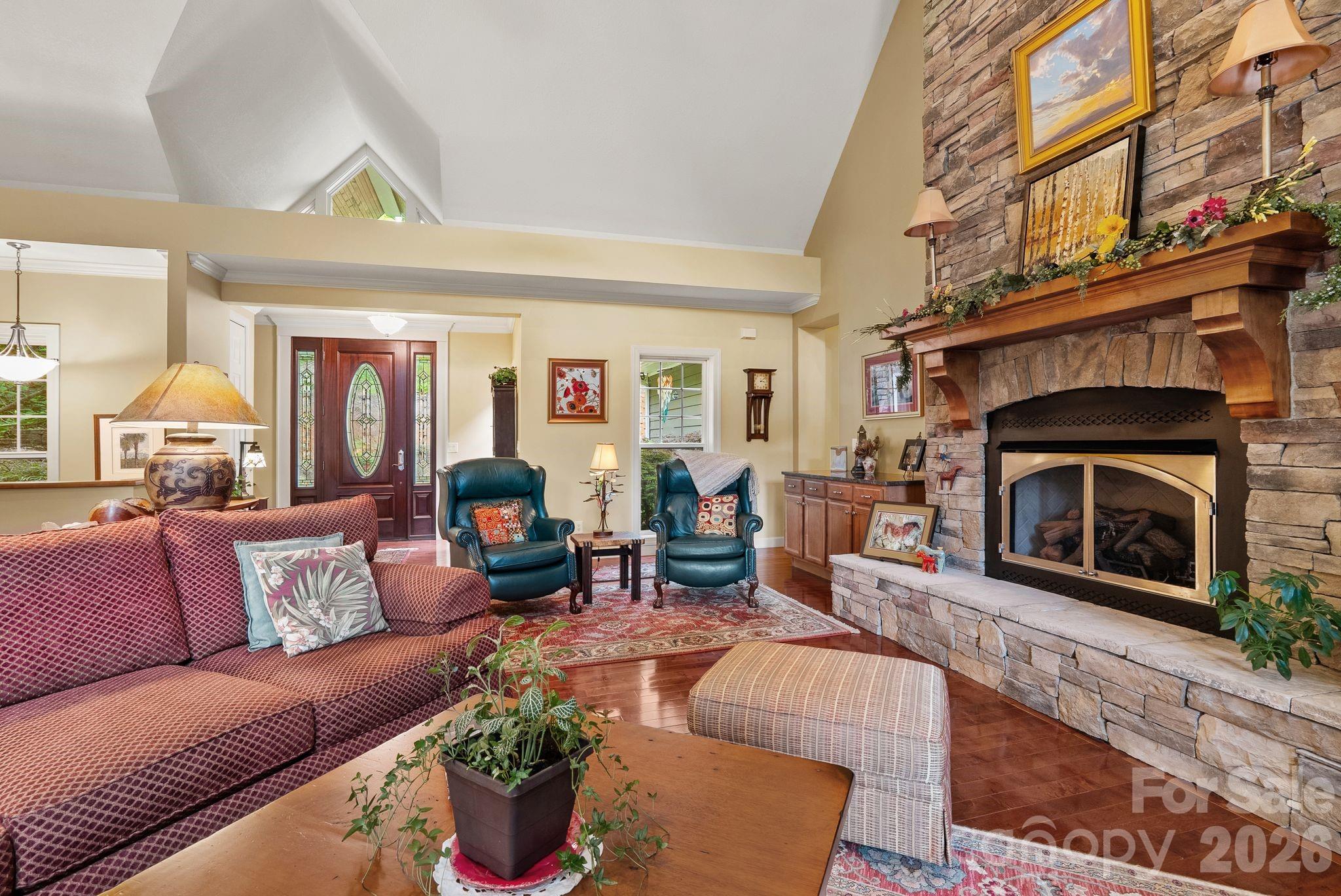 522 Silver Hawk Lane — Weaverville