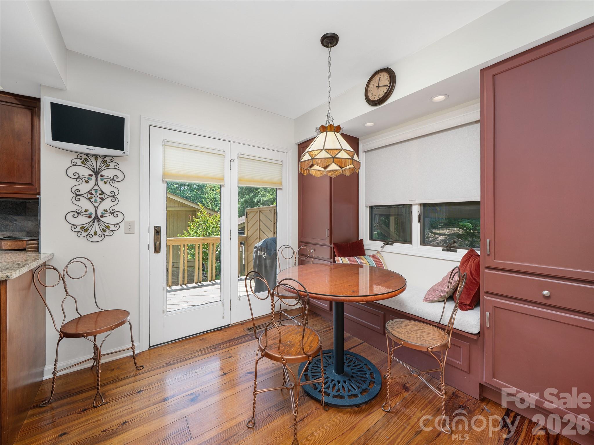 301 White Oak Drive — Hendersonville