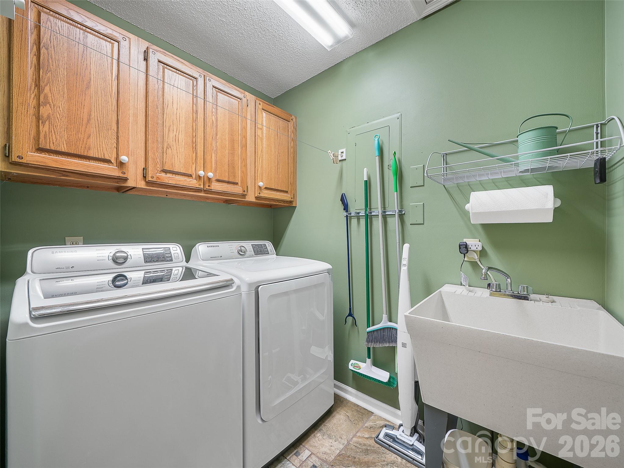 301 White Oak Drive — Hendersonville