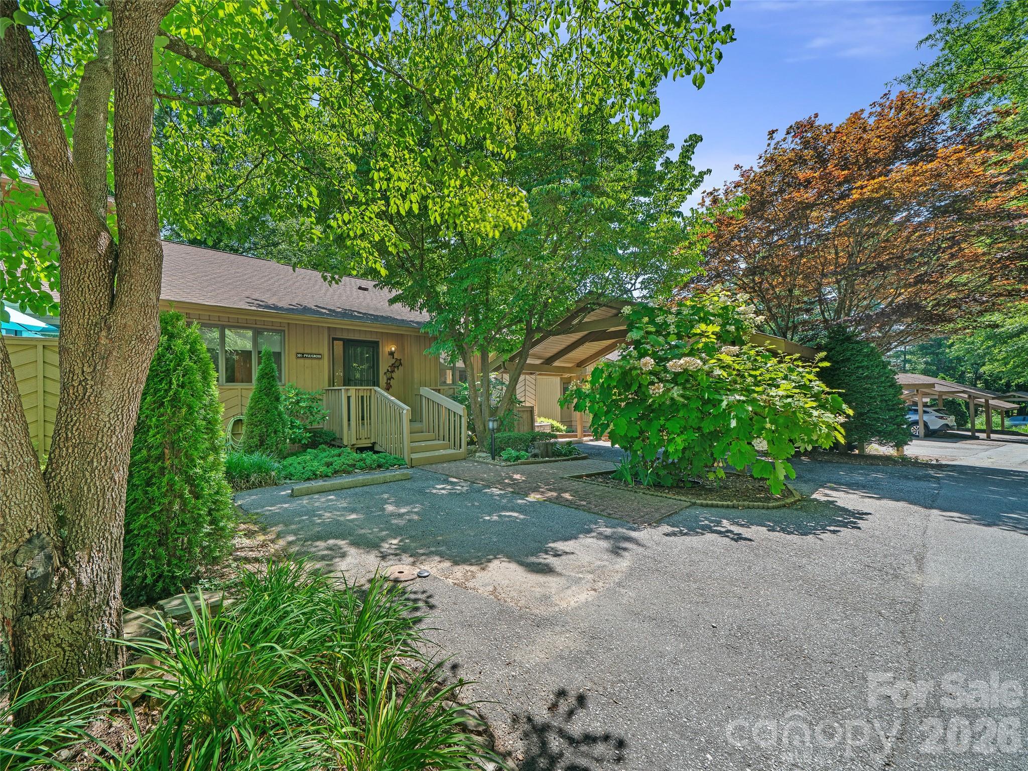 301 White Oak Drive — Hendersonville