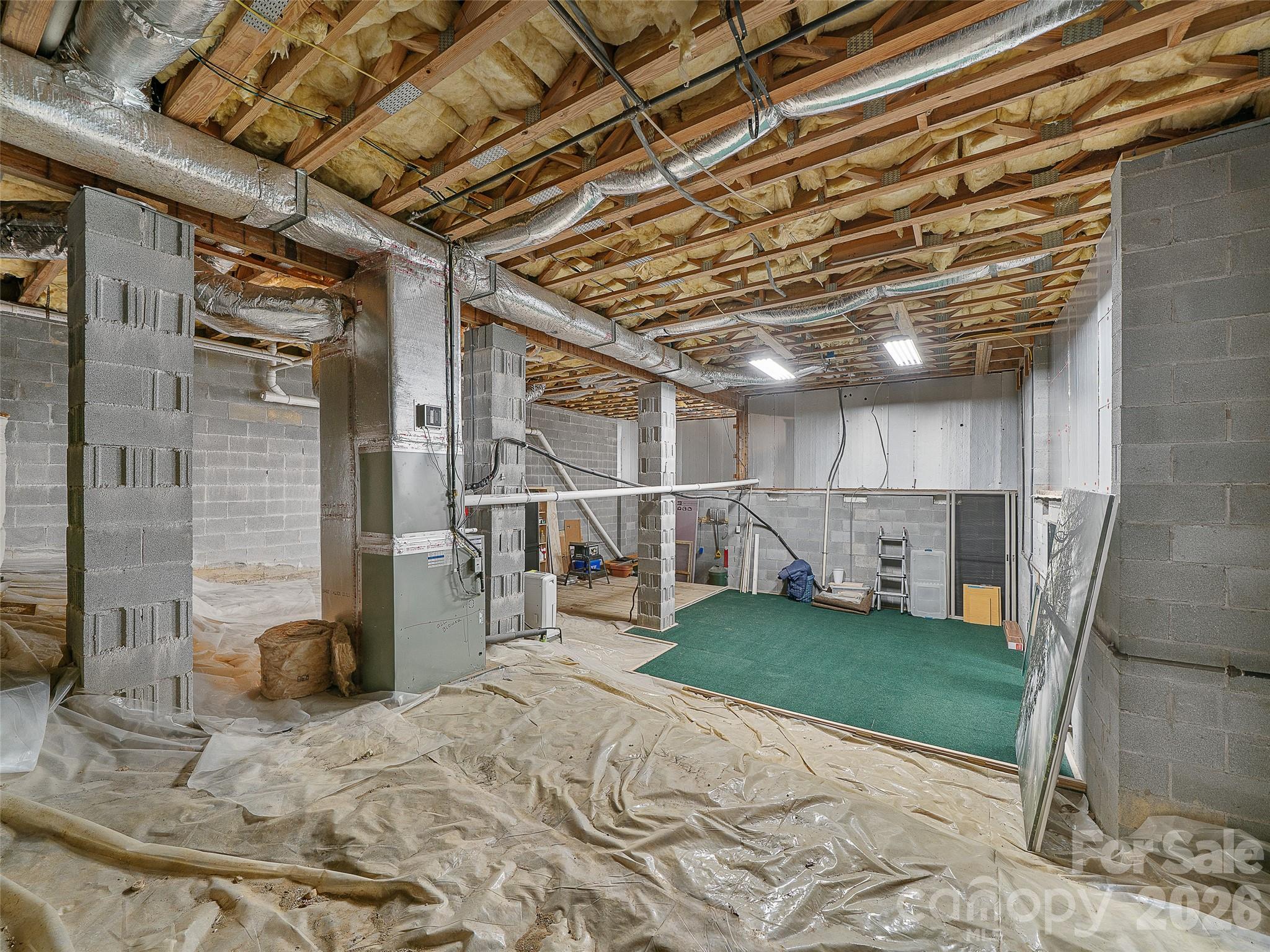 301 White Oak Drive — Hendersonville
