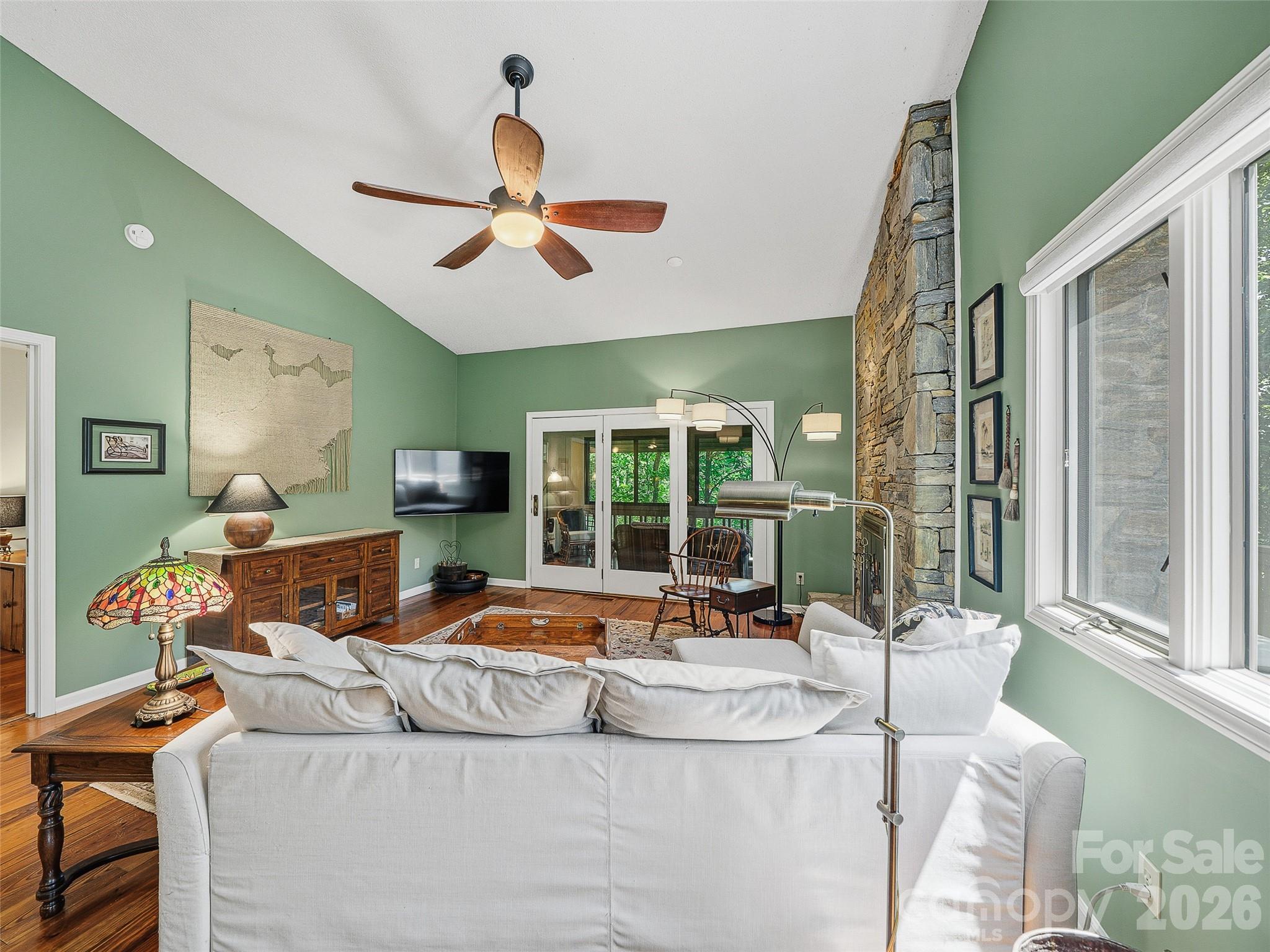301 White Oak Drive — Hendersonville