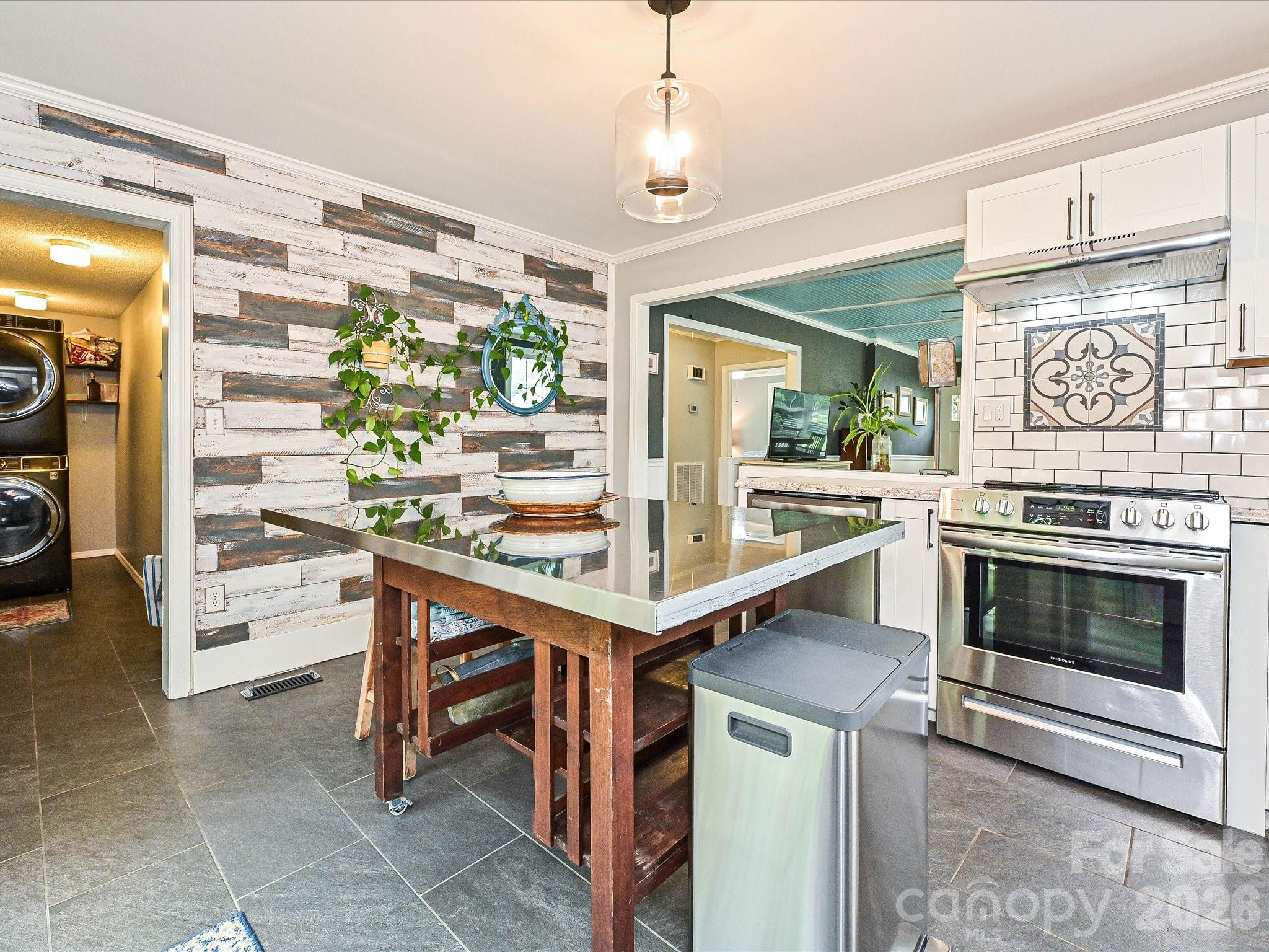 417 Fisher Street — Pineville