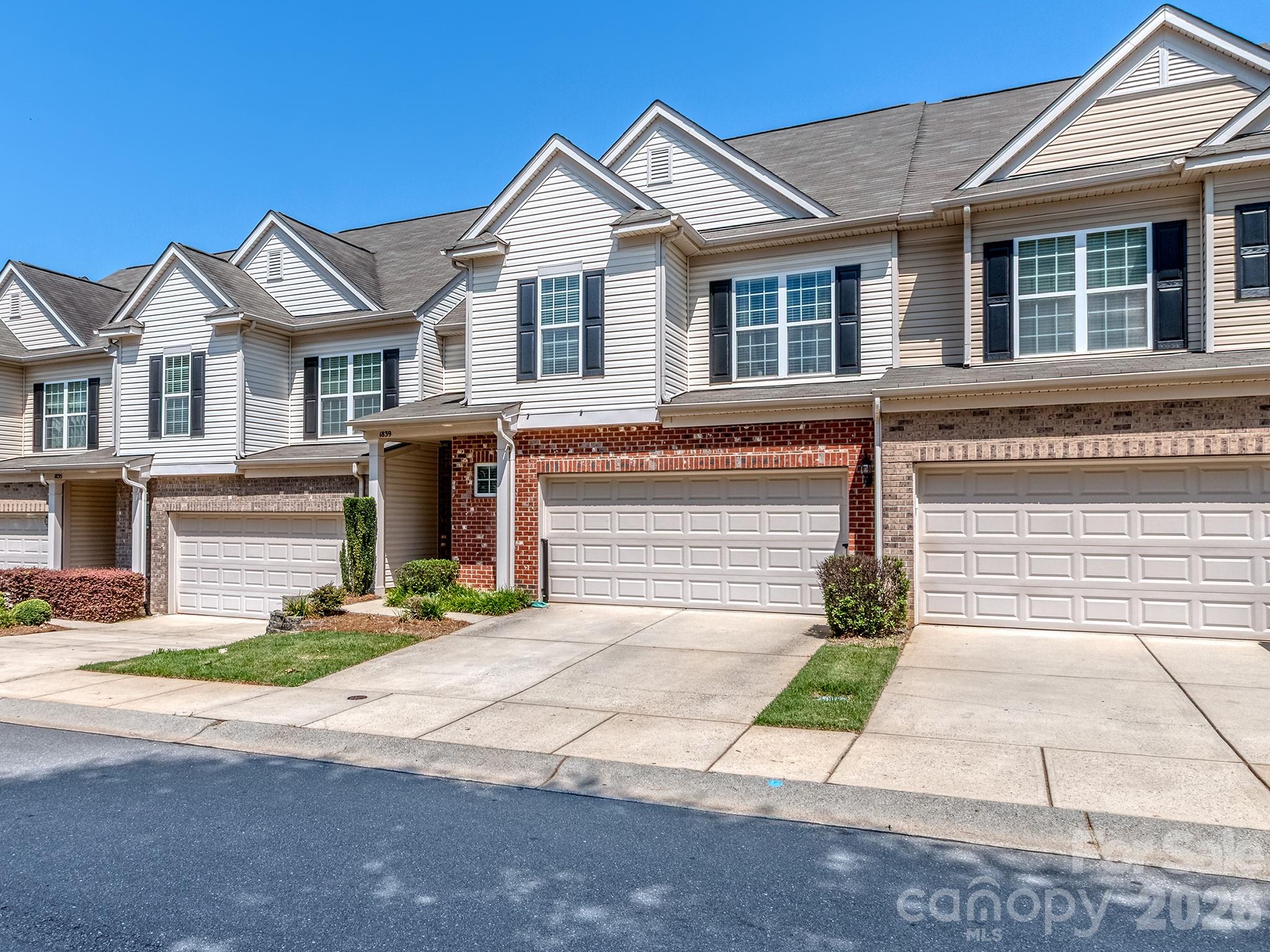 1839 Royal Gorge Avenue — Charlotte