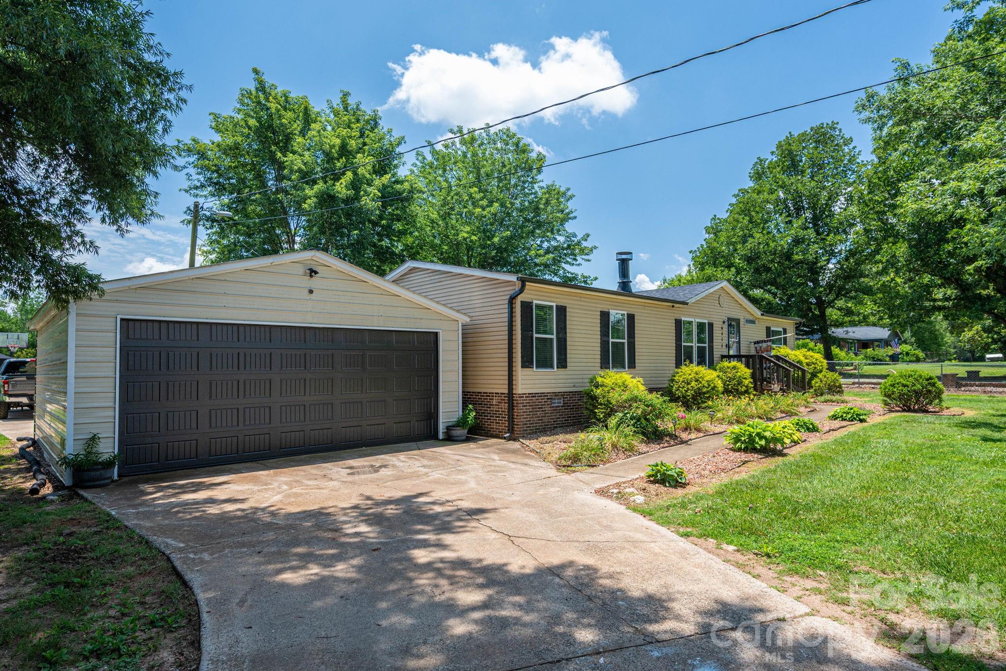 6815 Lackey Road — Vale
