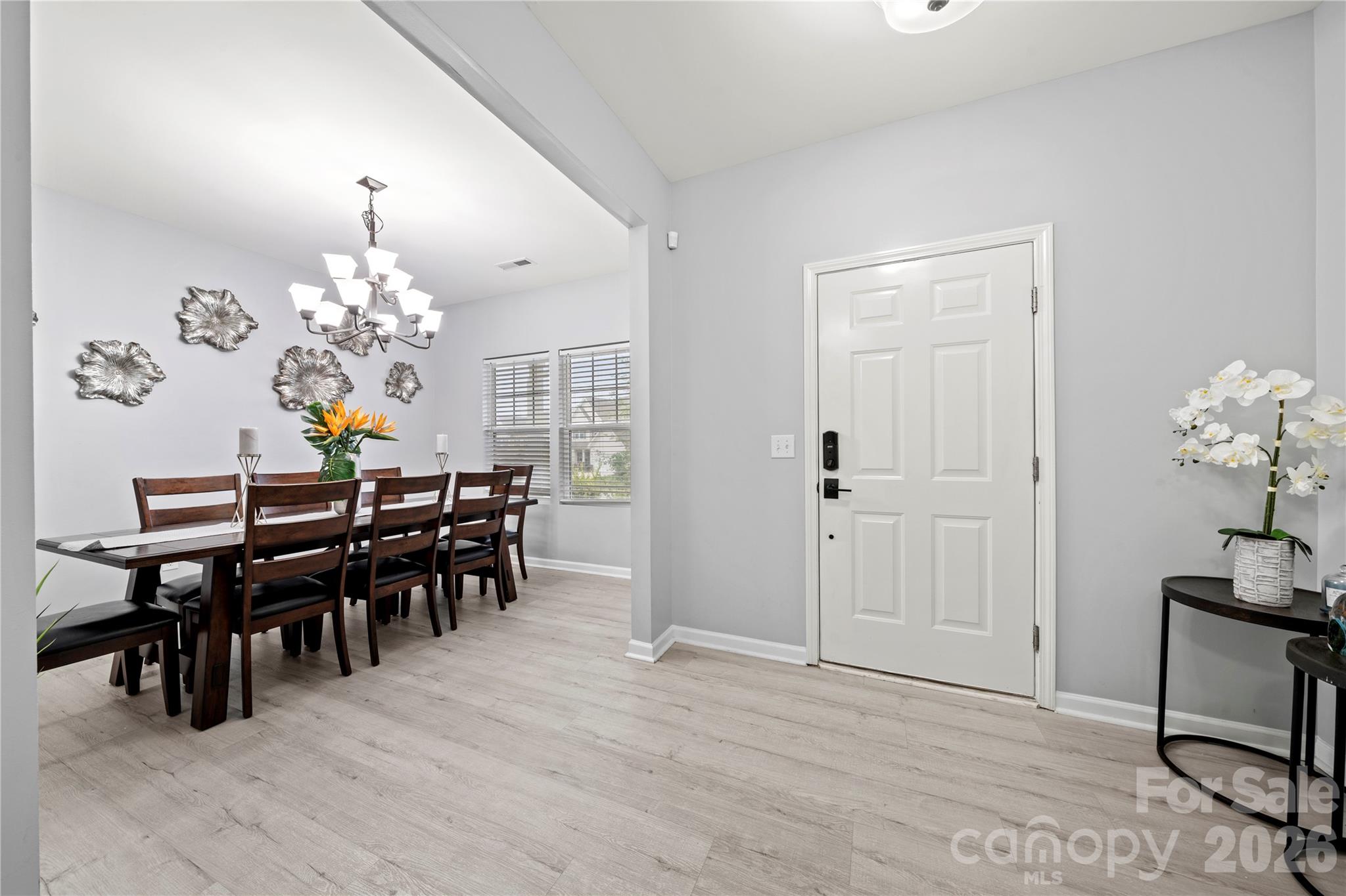 1035 Beacon Avenue — Monroe