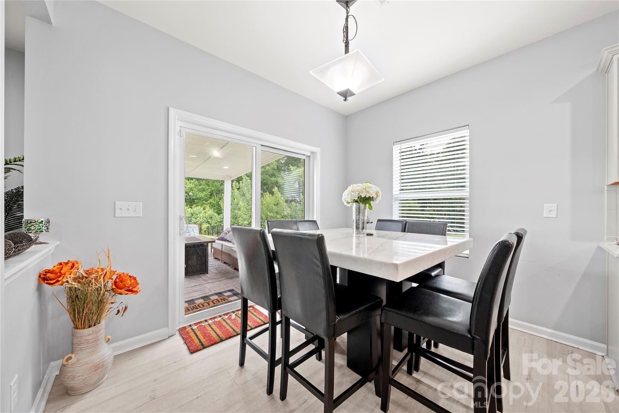 1035 Beacon Avenue — Monroe