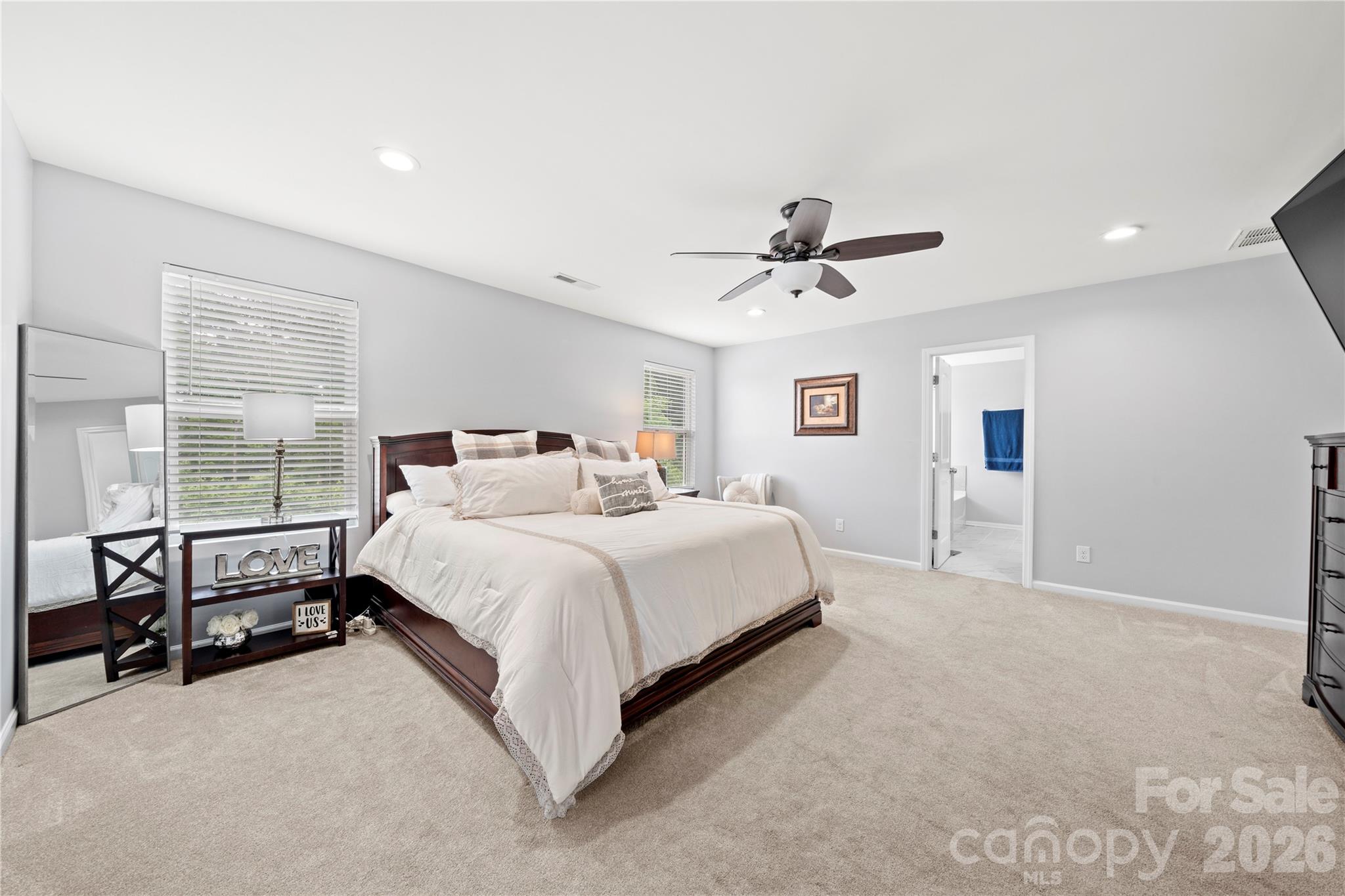 1035 Beacon Avenue — Monroe