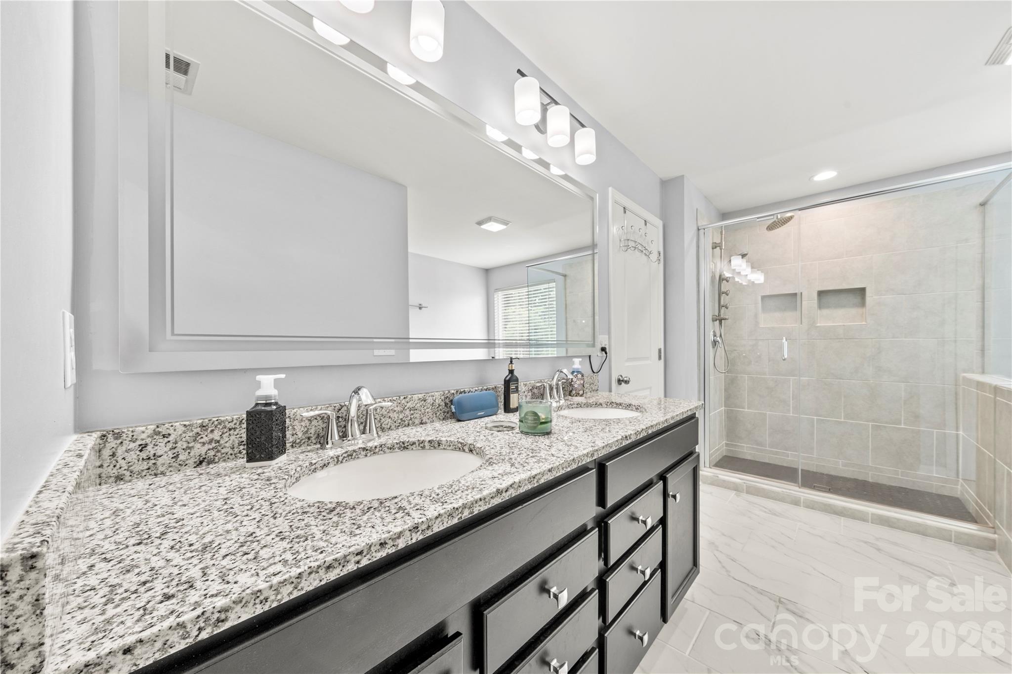 1035 Beacon Avenue — Monroe