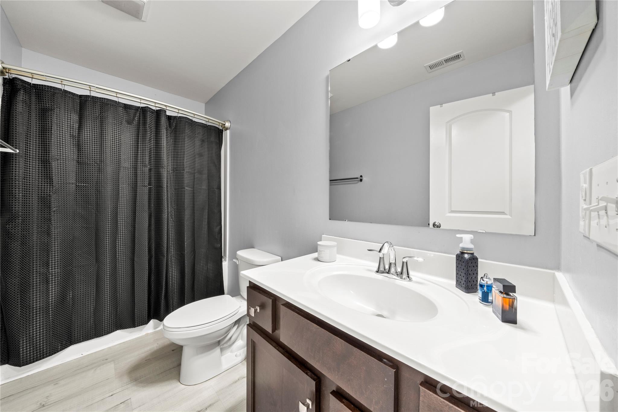 1035 Beacon Avenue — Monroe