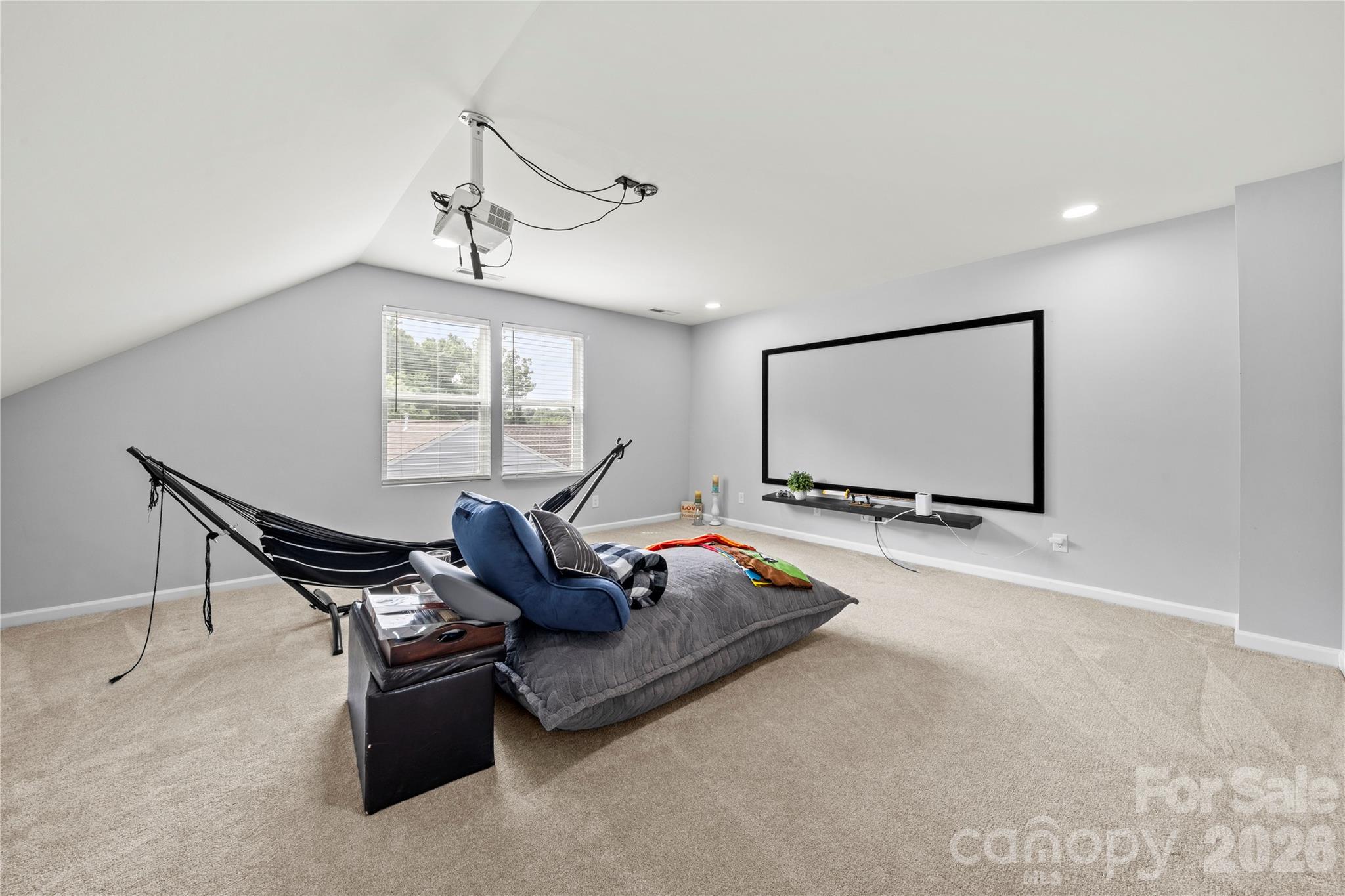 1035 Beacon Avenue — Monroe
