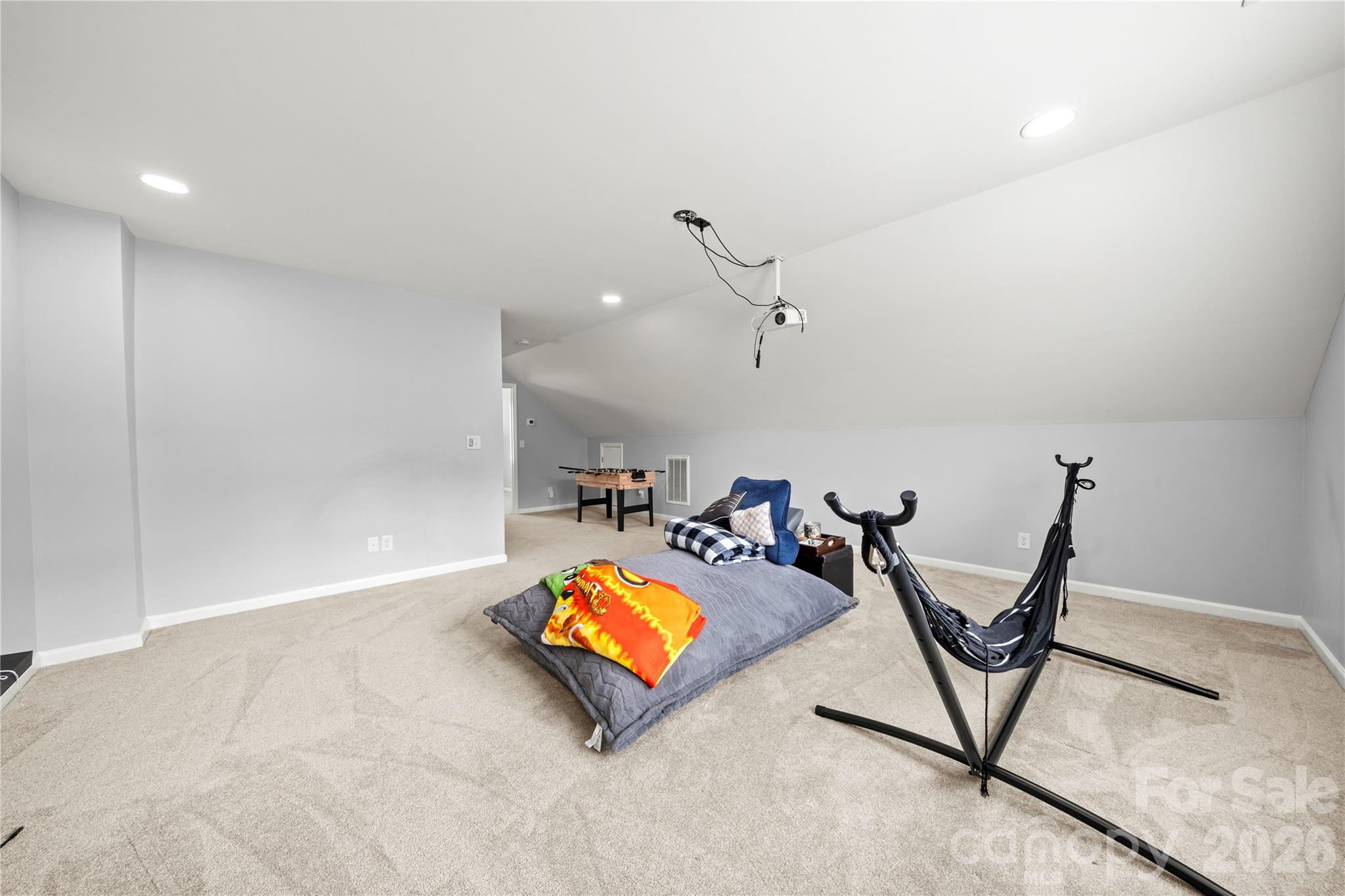 1035 Beacon Avenue — Monroe