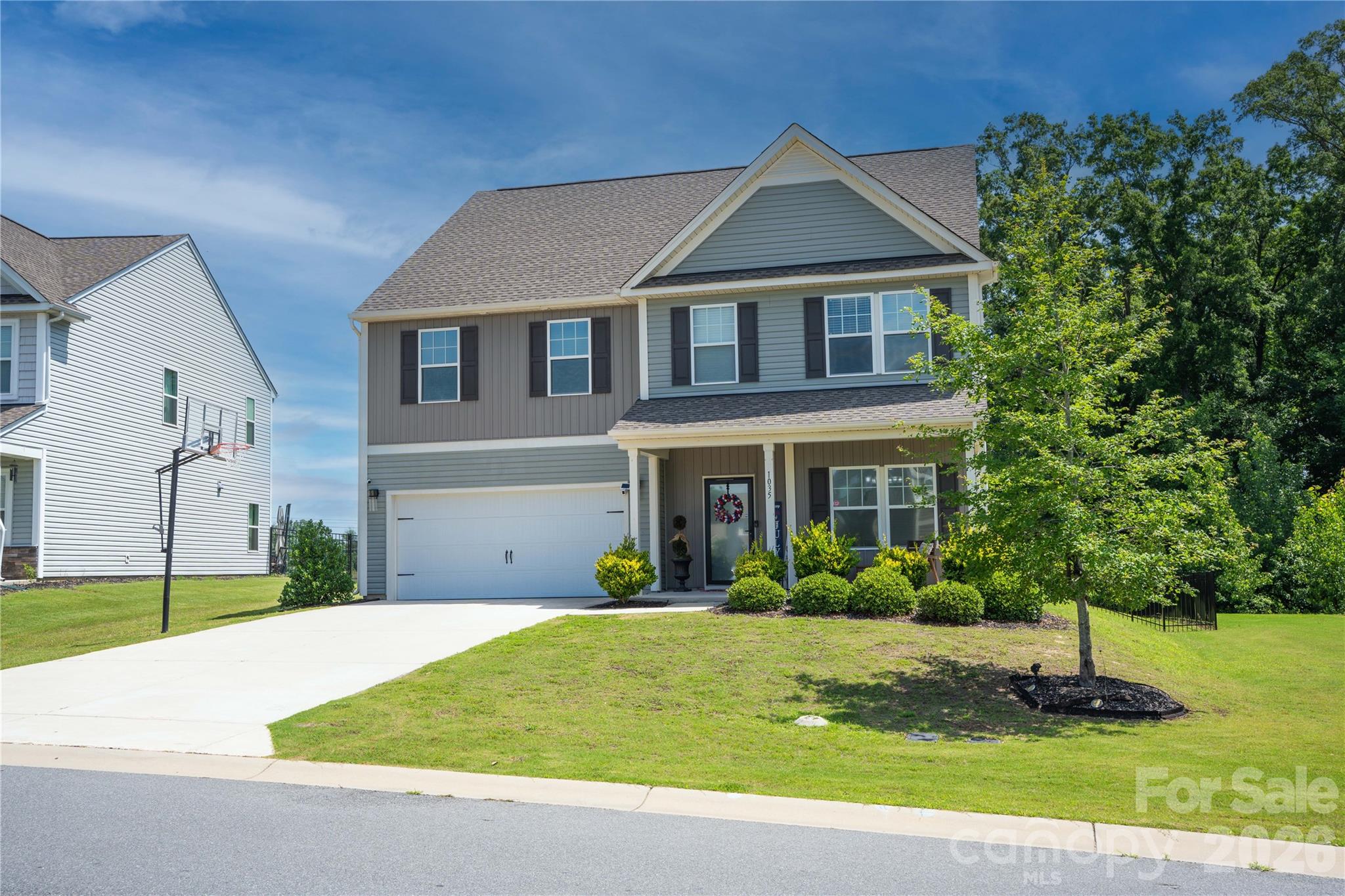 1035 Beacon Avenue — Monroe