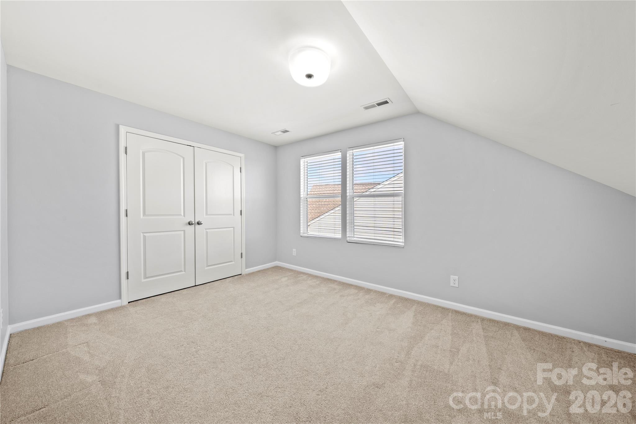 1035 Beacon Avenue — Monroe