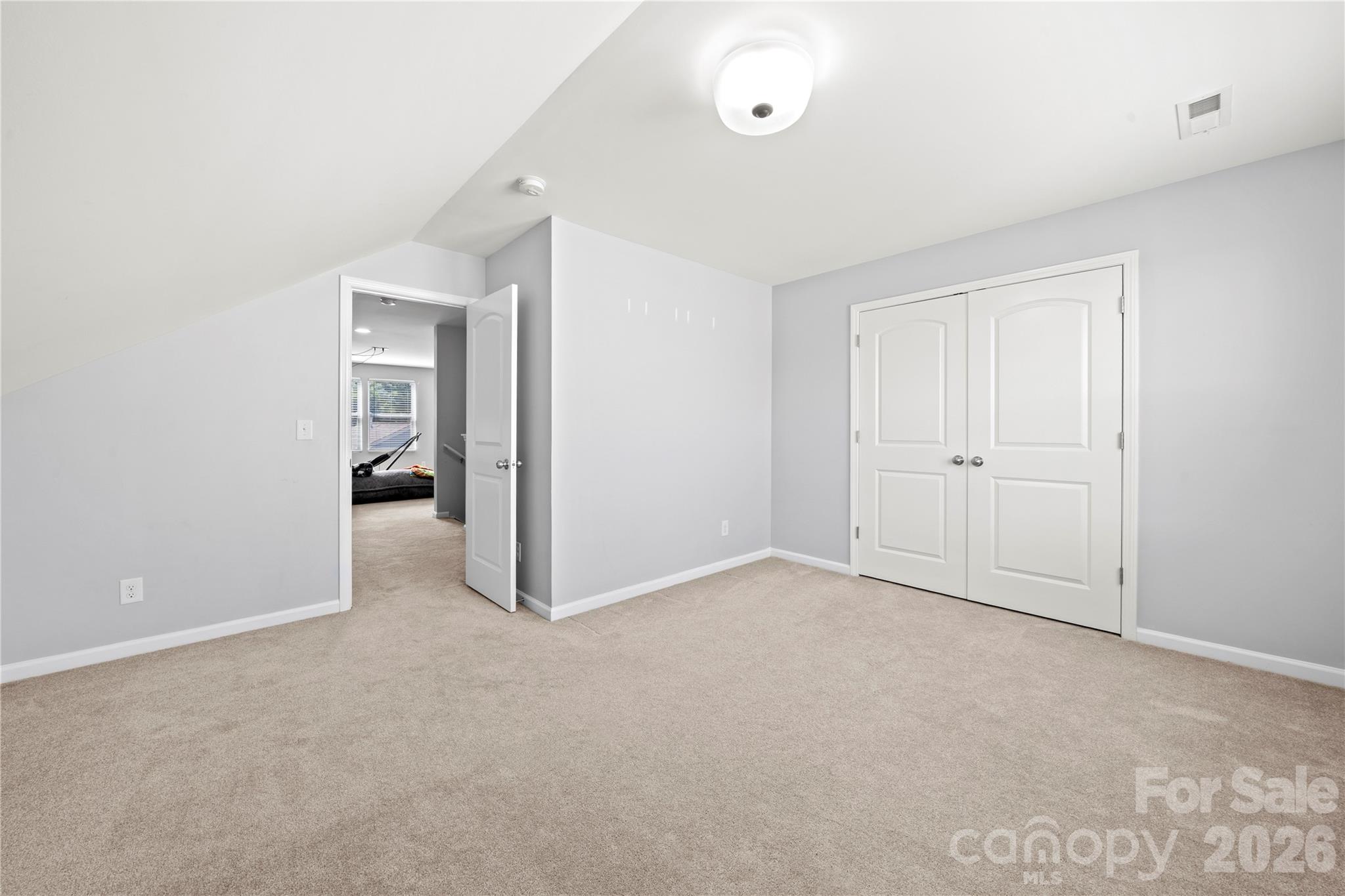 1035 Beacon Avenue — Monroe