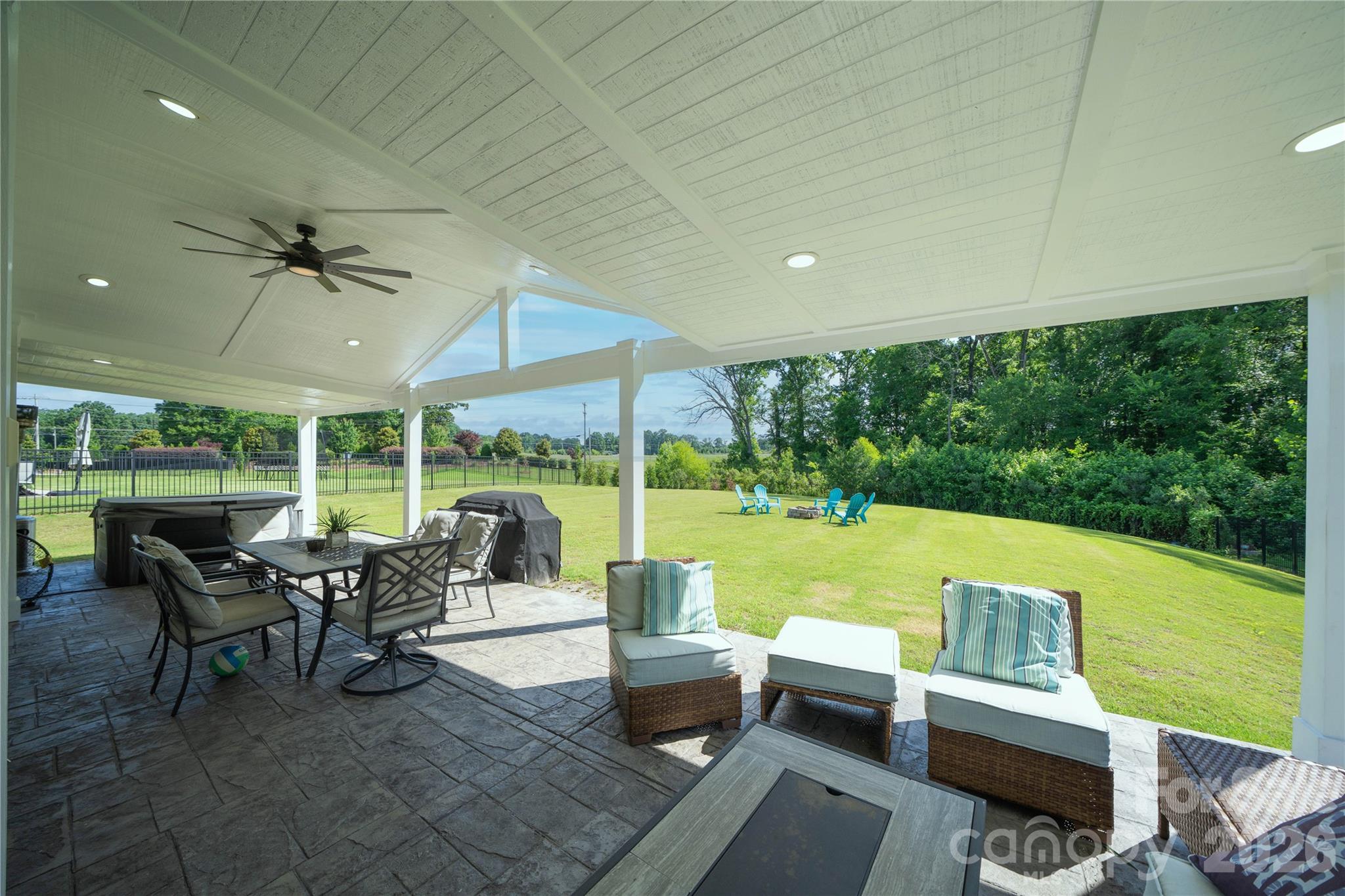 1035 Beacon Avenue — Monroe
