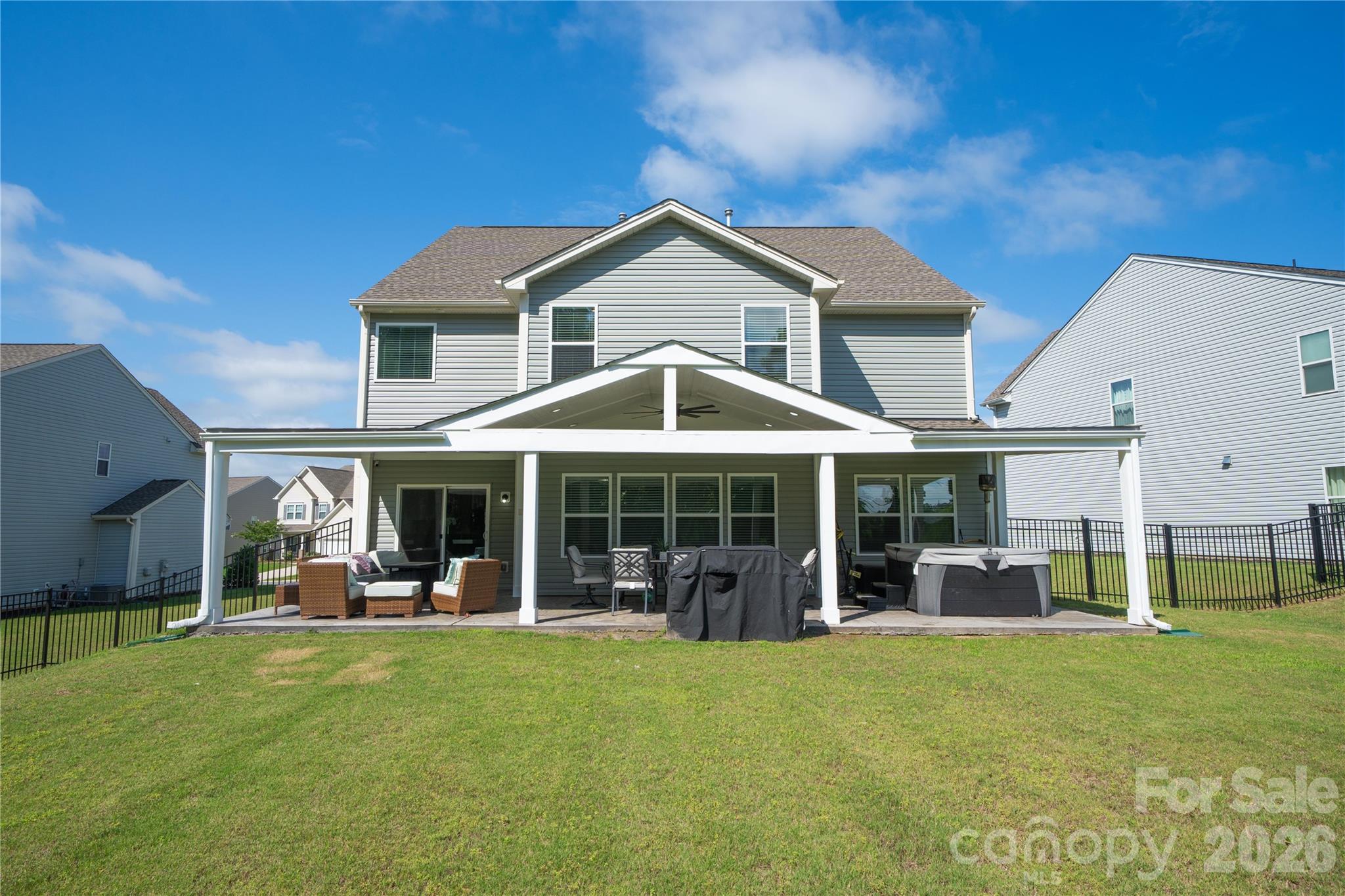 1035 Beacon Avenue — Monroe