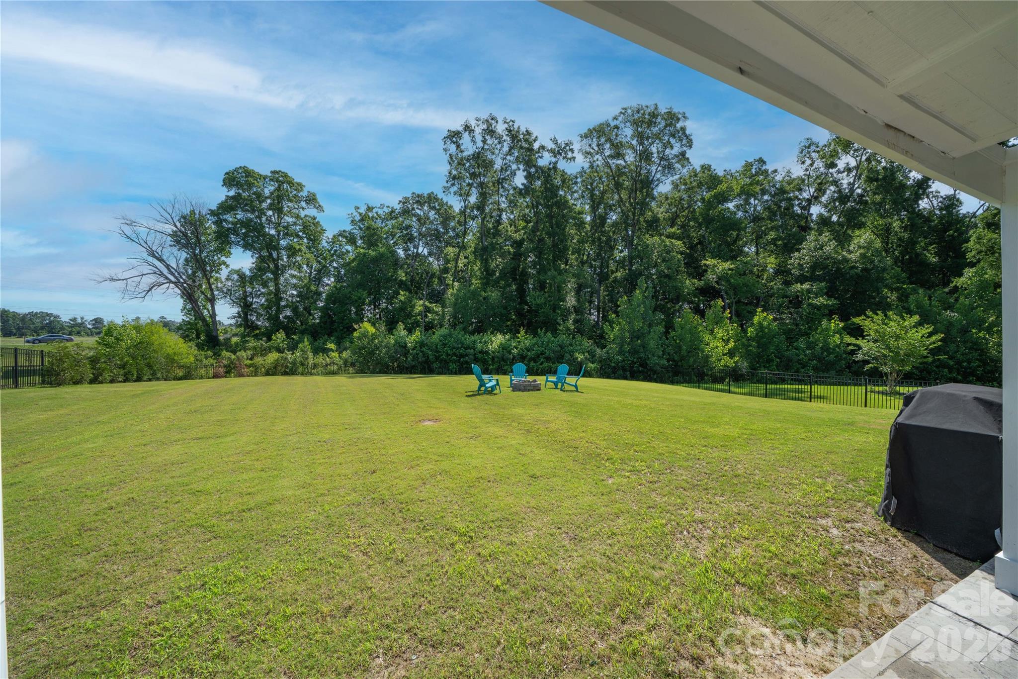1035 Beacon Avenue — Monroe