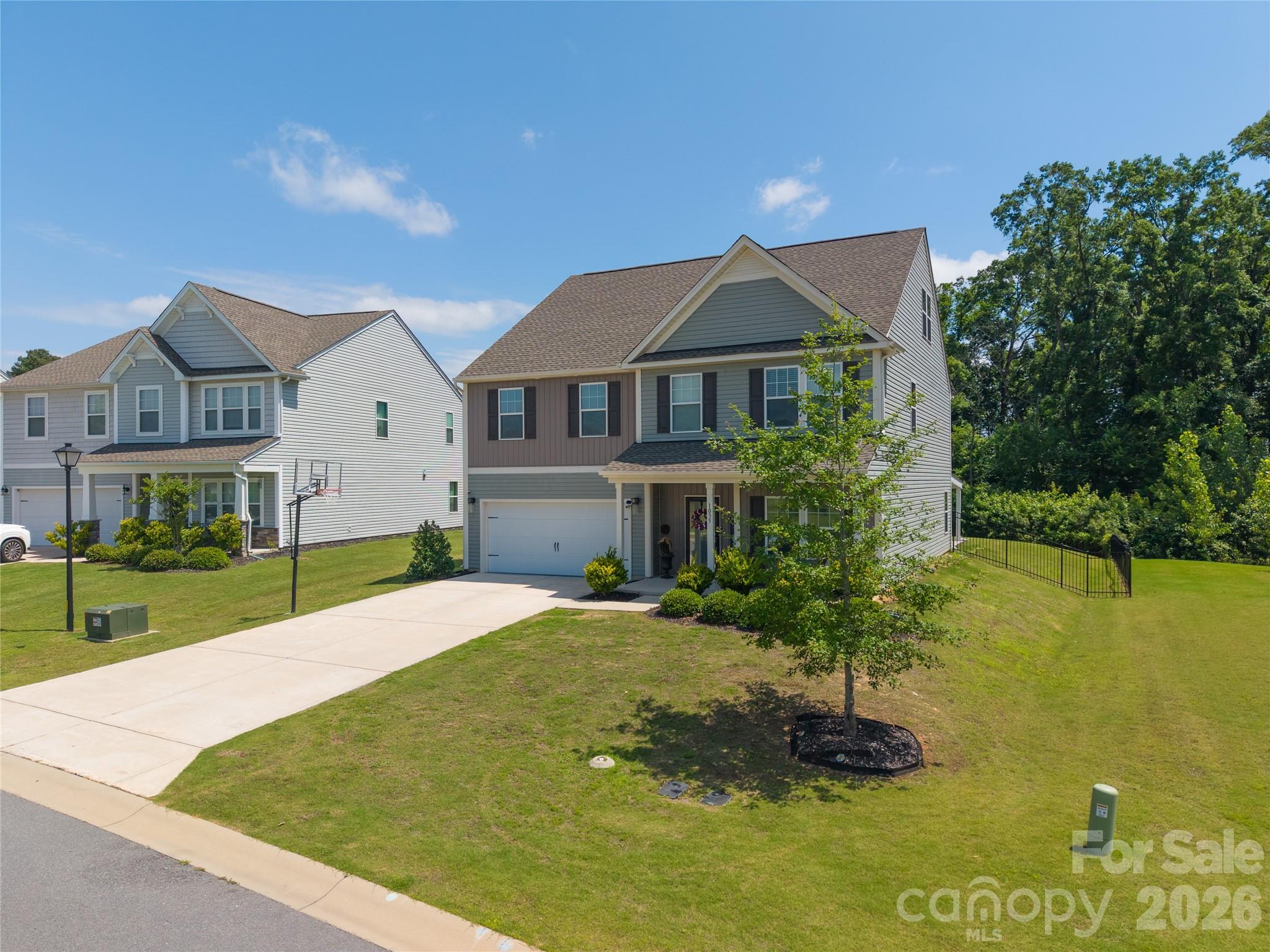 1035 Beacon Avenue — Monroe