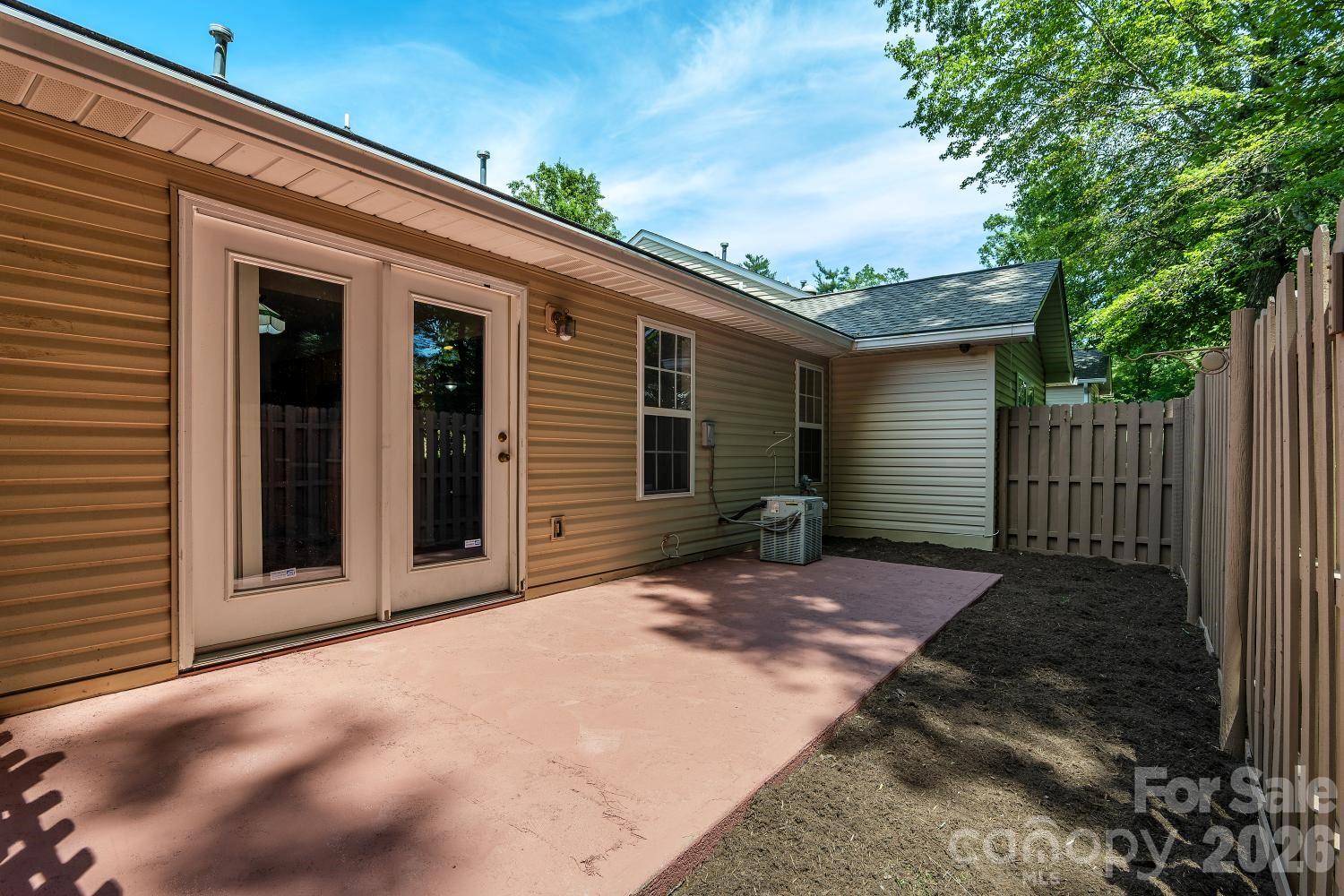 308 Wiltshire Circle — Fletcher