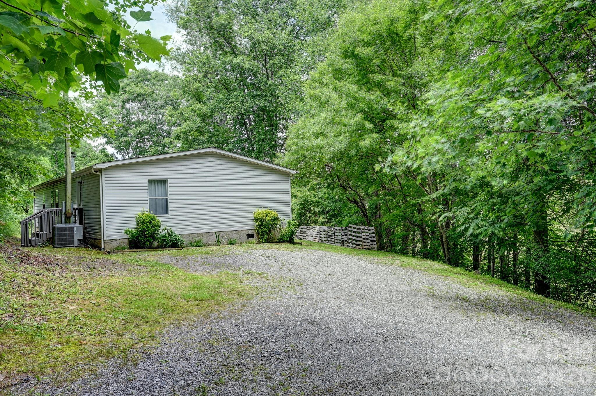 560 Morgan Branch Road — Marshall