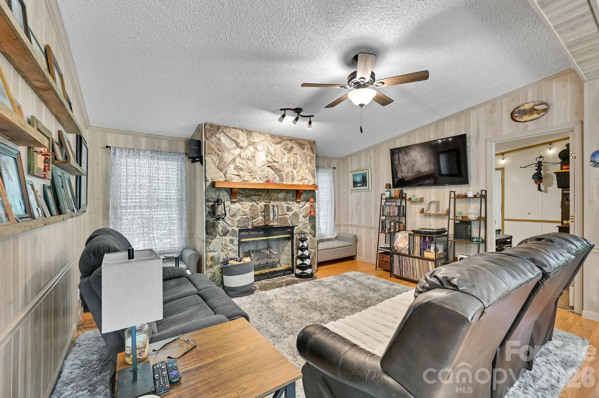 560 Morgan Branch Road — Marshall
