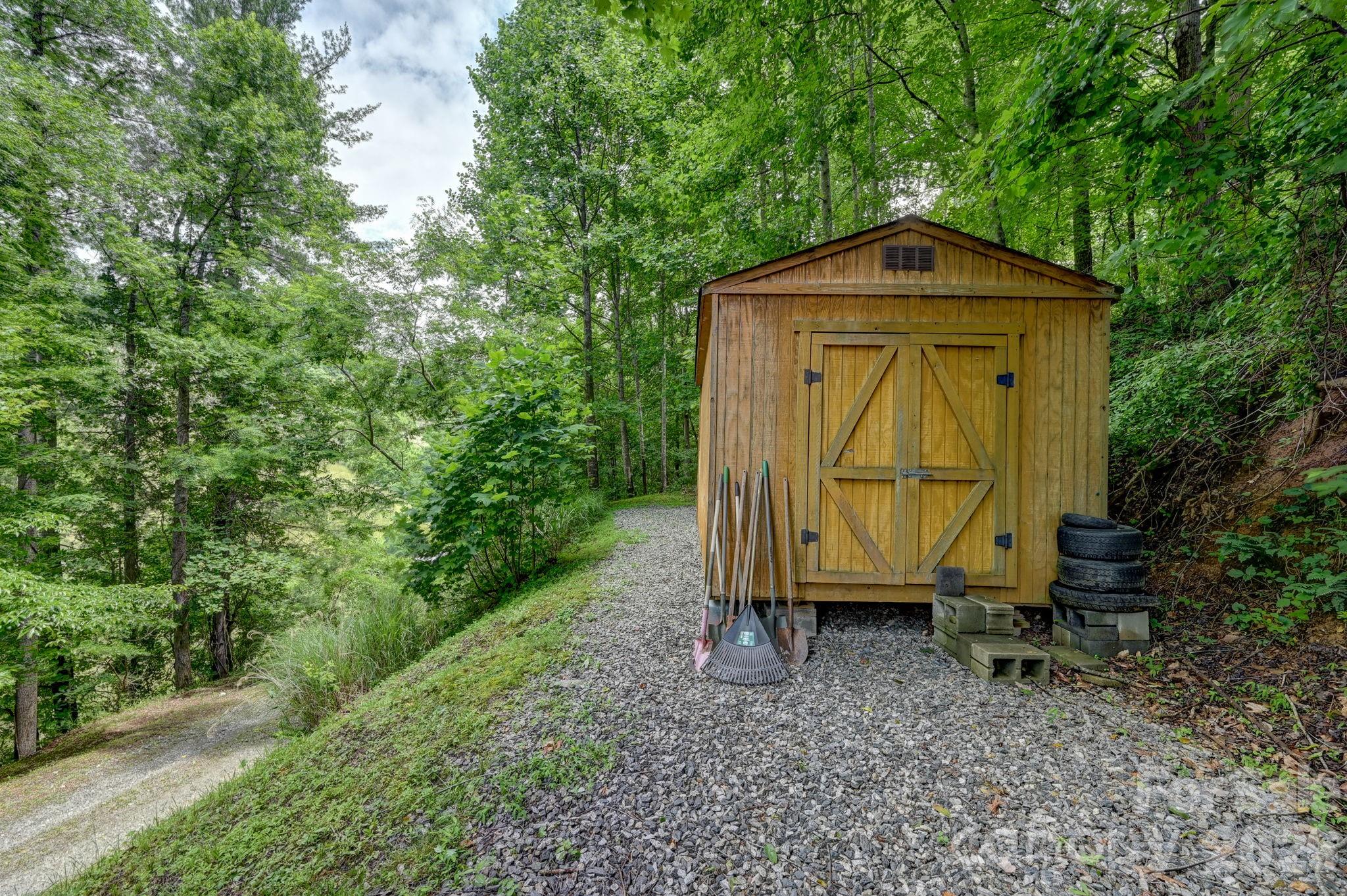 560 Morgan Branch Road — Marshall