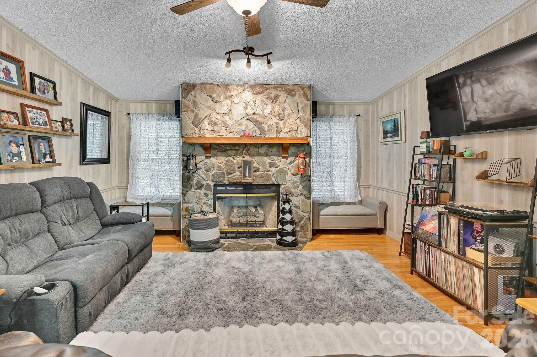 560 Morgan Branch Road — Marshall