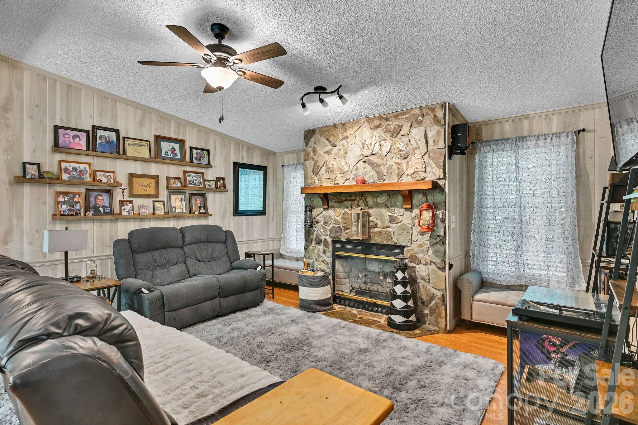 560 Morgan Branch Road — Marshall
