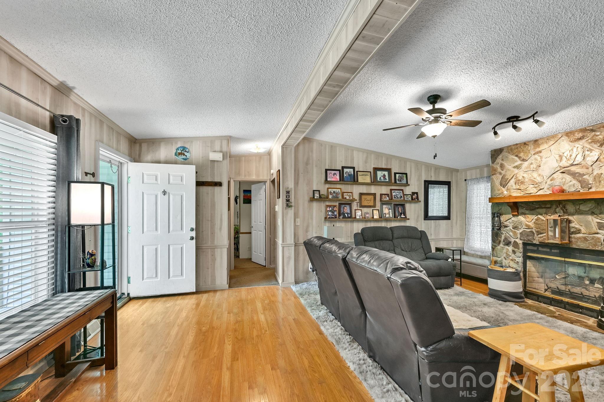 560 Morgan Branch Road — Marshall