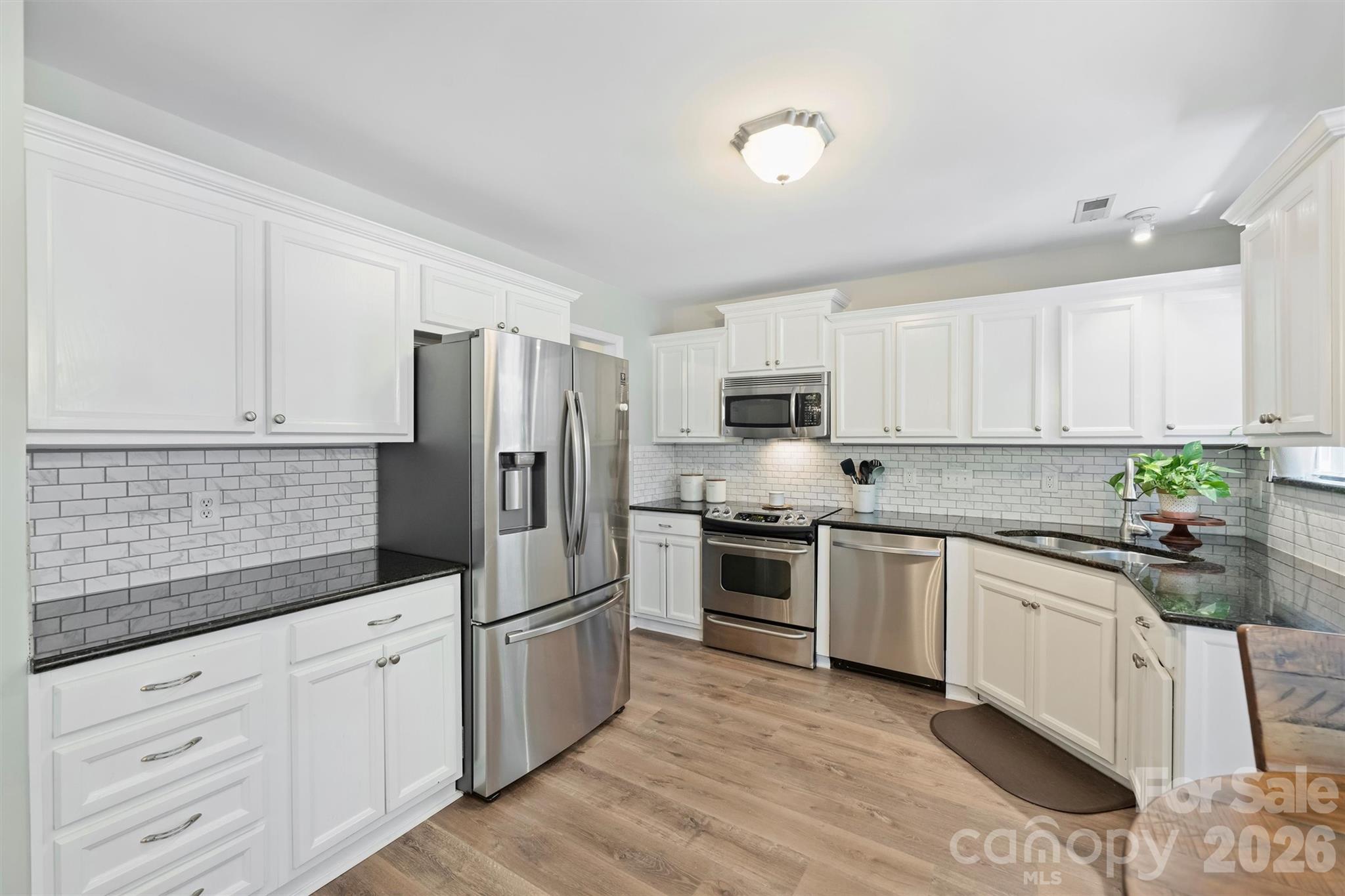 6000 Burnt Mill Run — Matthews