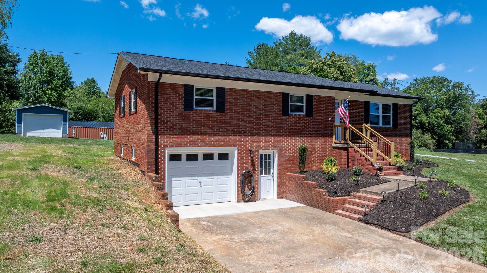 55 Hillsdale Lane — Taylorsville