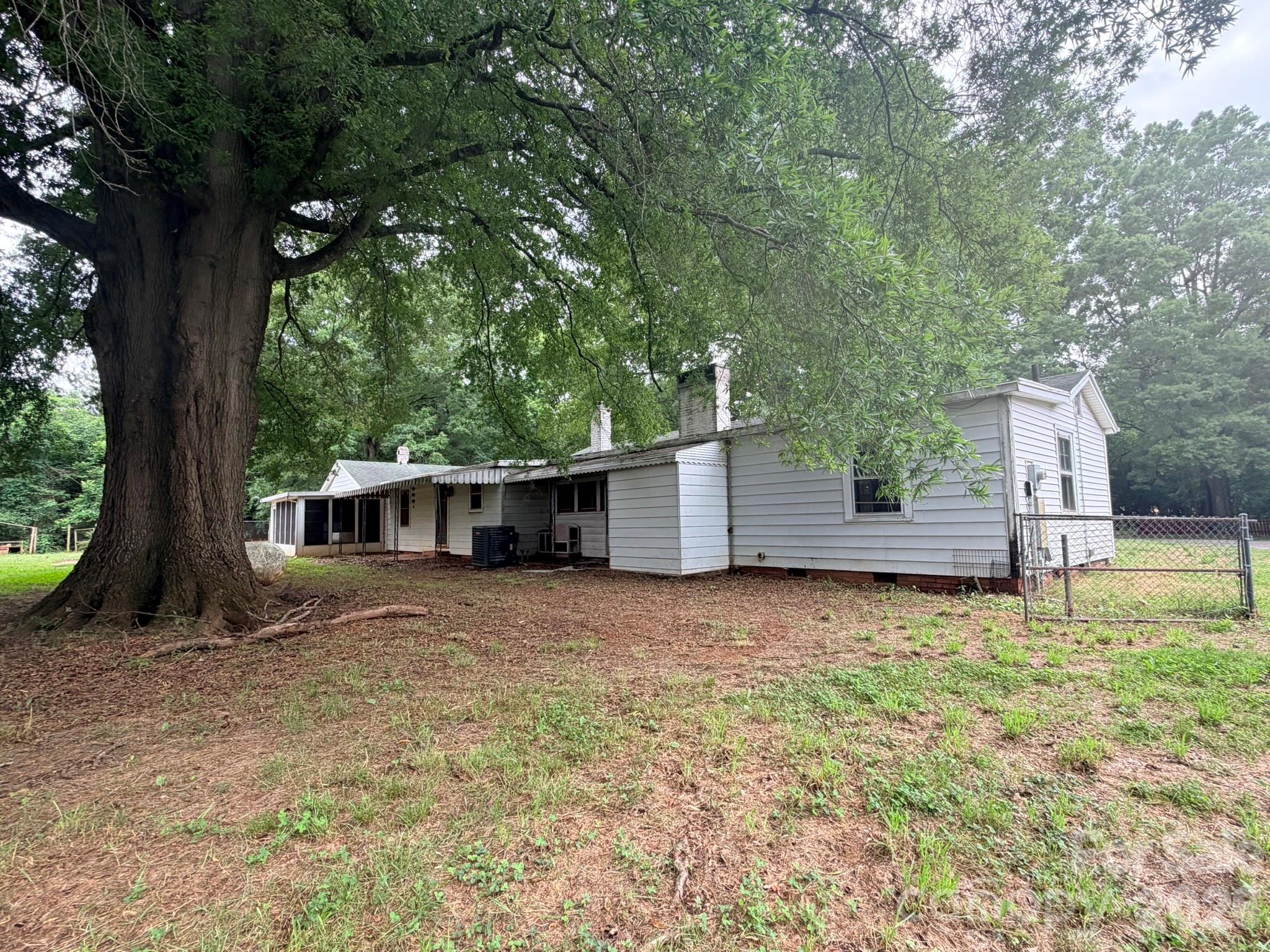 2940 Shue Road — Salisbury