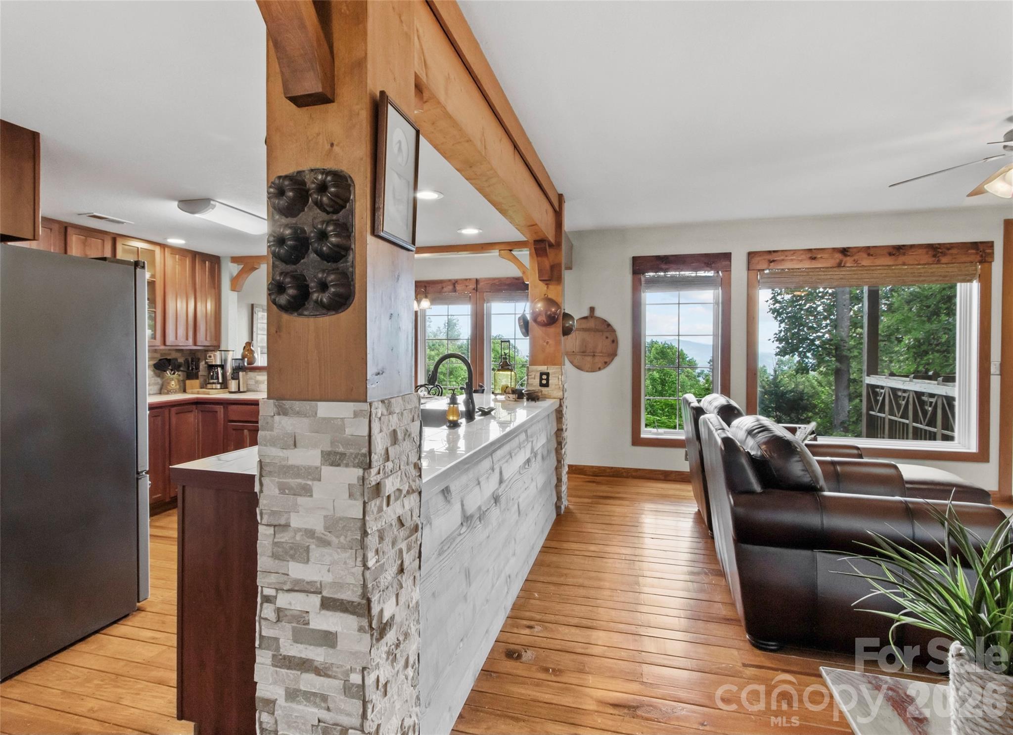 250 Creekside Way #C102 — Burnsville